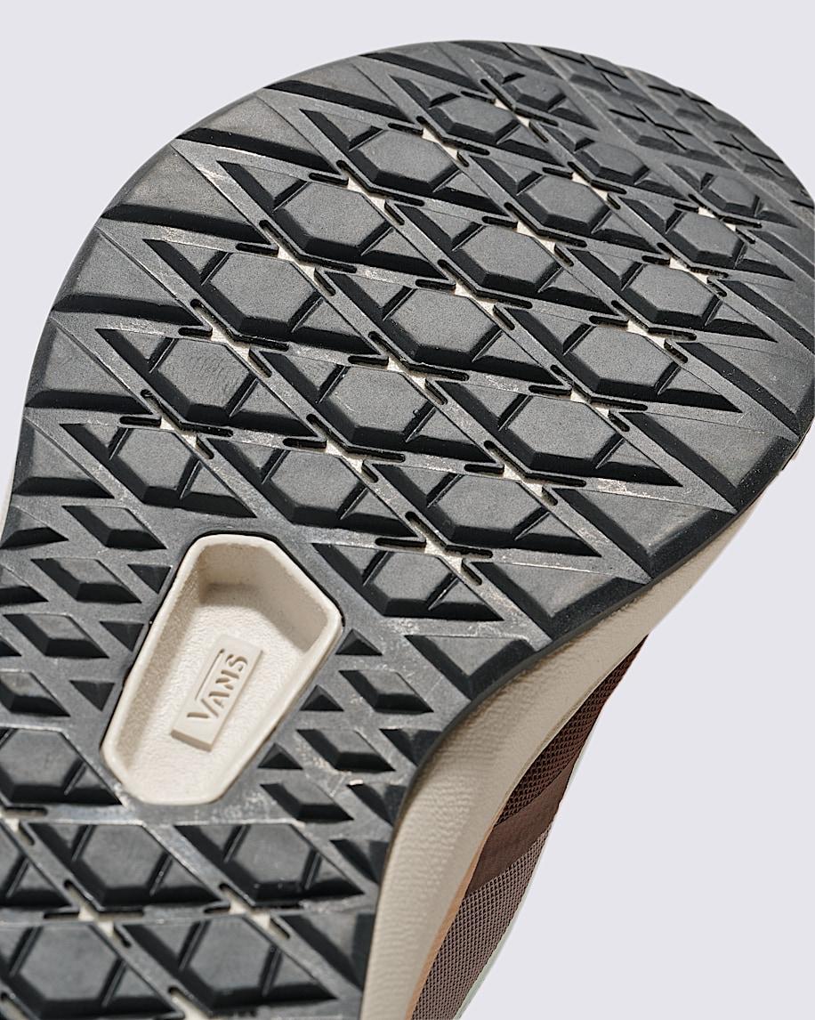 UltraRange 2.0 Shoe in Muave / Beige / Black| Vans US Product Image