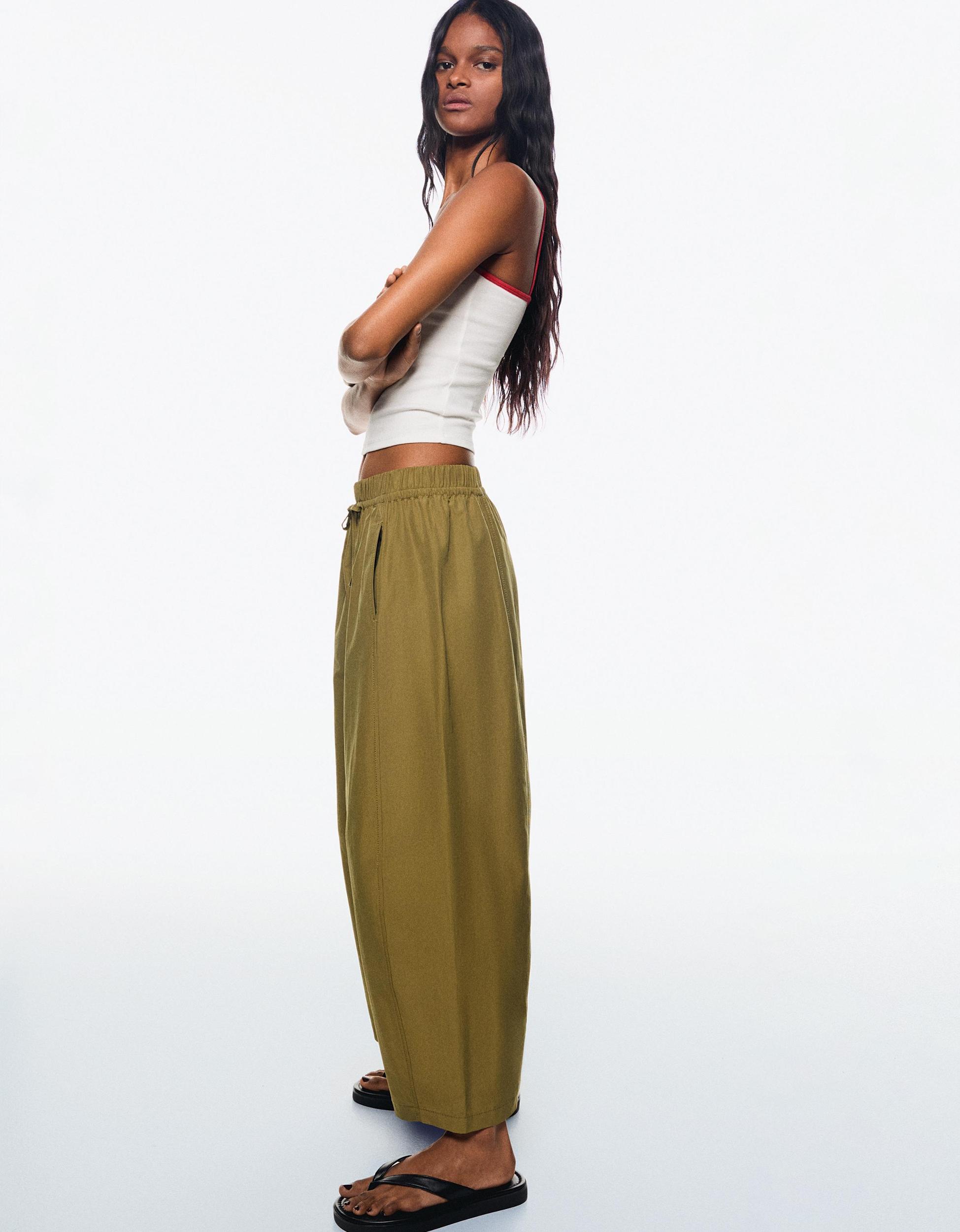Cropped barrel pants Product Image