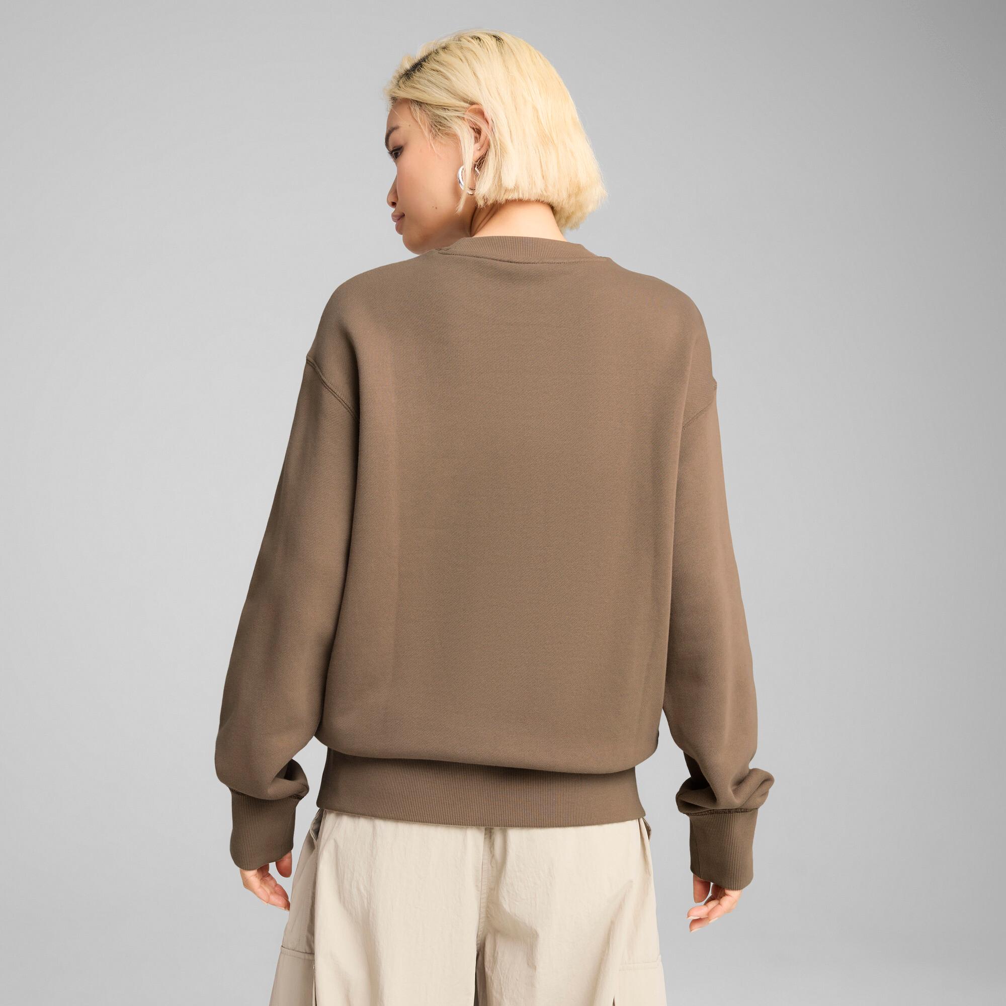 PUMA PREMIUM ESSENTIALS Men's Relaxed Graphic Crew Product Image