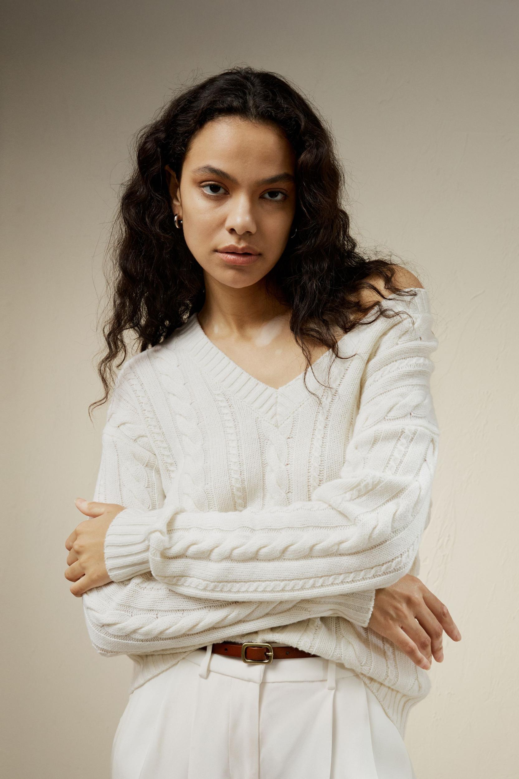 Cable-Knit Wool-Cashmere Blend Sweater Product Image