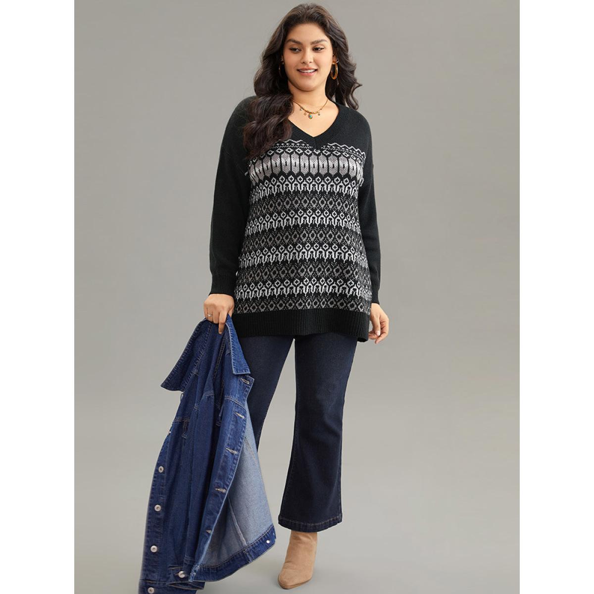 Plus Size Loose V Neck Geometric Print Jacquard Pullover Black Women Casual Loose Long Sleeve V-neck Dailywear Pullovers BloomChic 22-24/3X Product Image