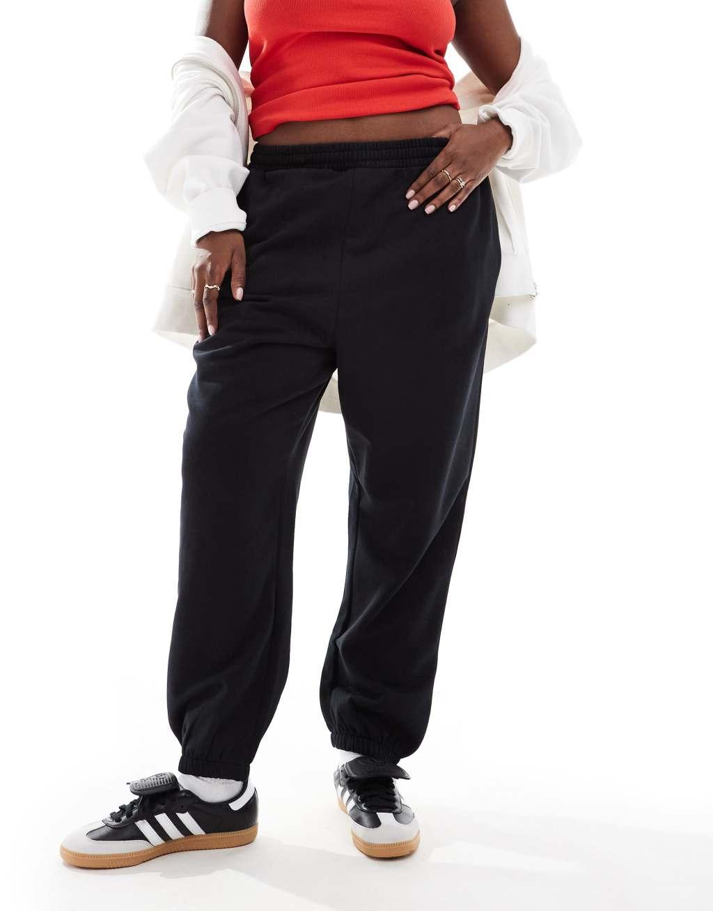 ASOS DESIGN Curve ultimate jogger in black Product Image