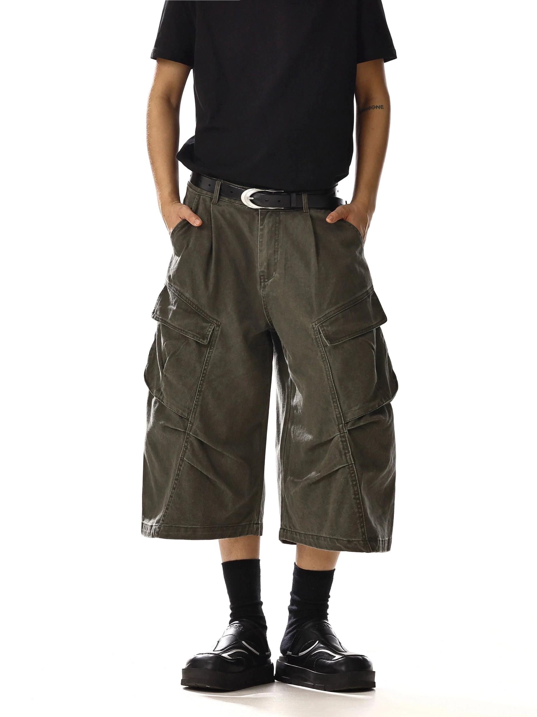 RT No. 18233 CARGO MULTI POCKET SHORTS Product Image
