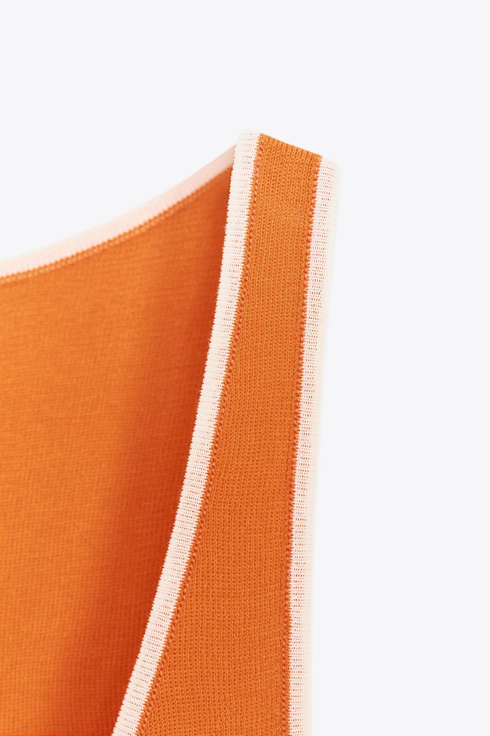 CONTRAST TRIM KNIT TOP Product Image