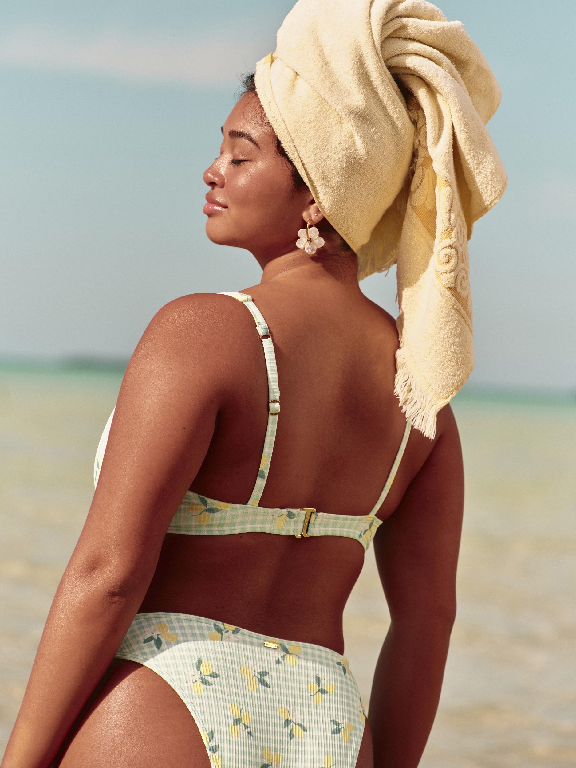 Curvy High Apex Ribbed Underwire Bikini Top Product Image