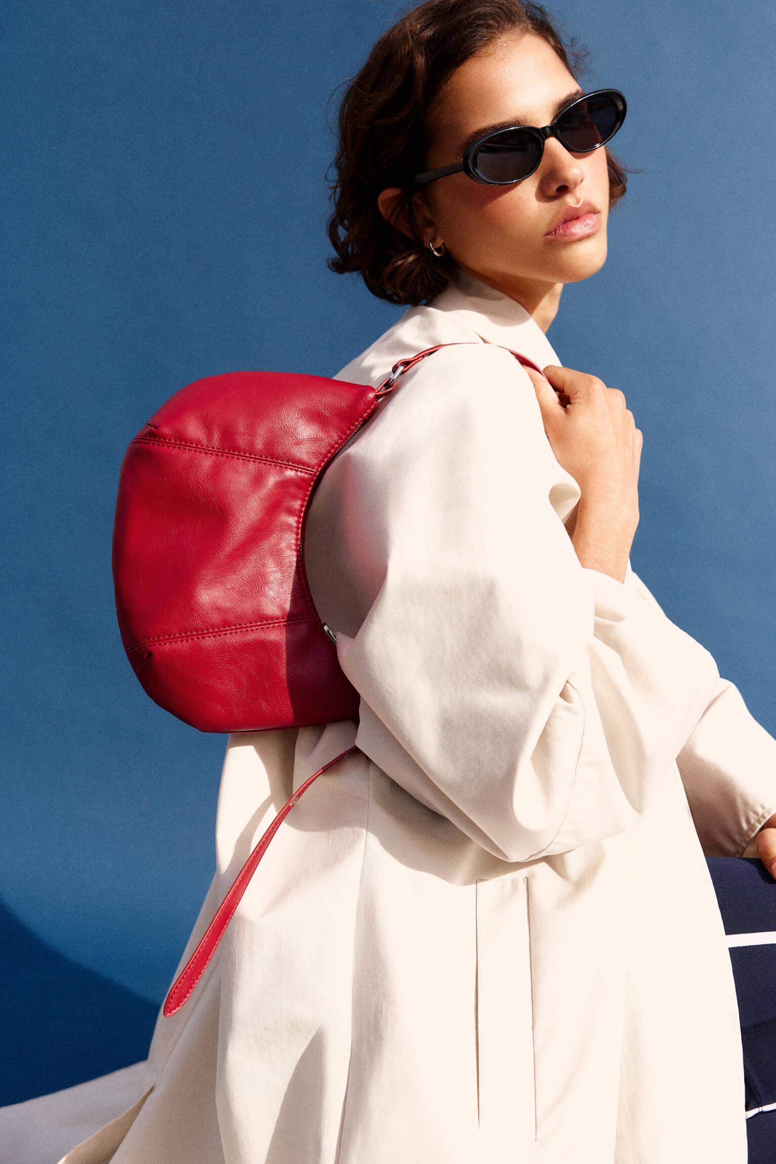 Half moon shoulder bag Product Image