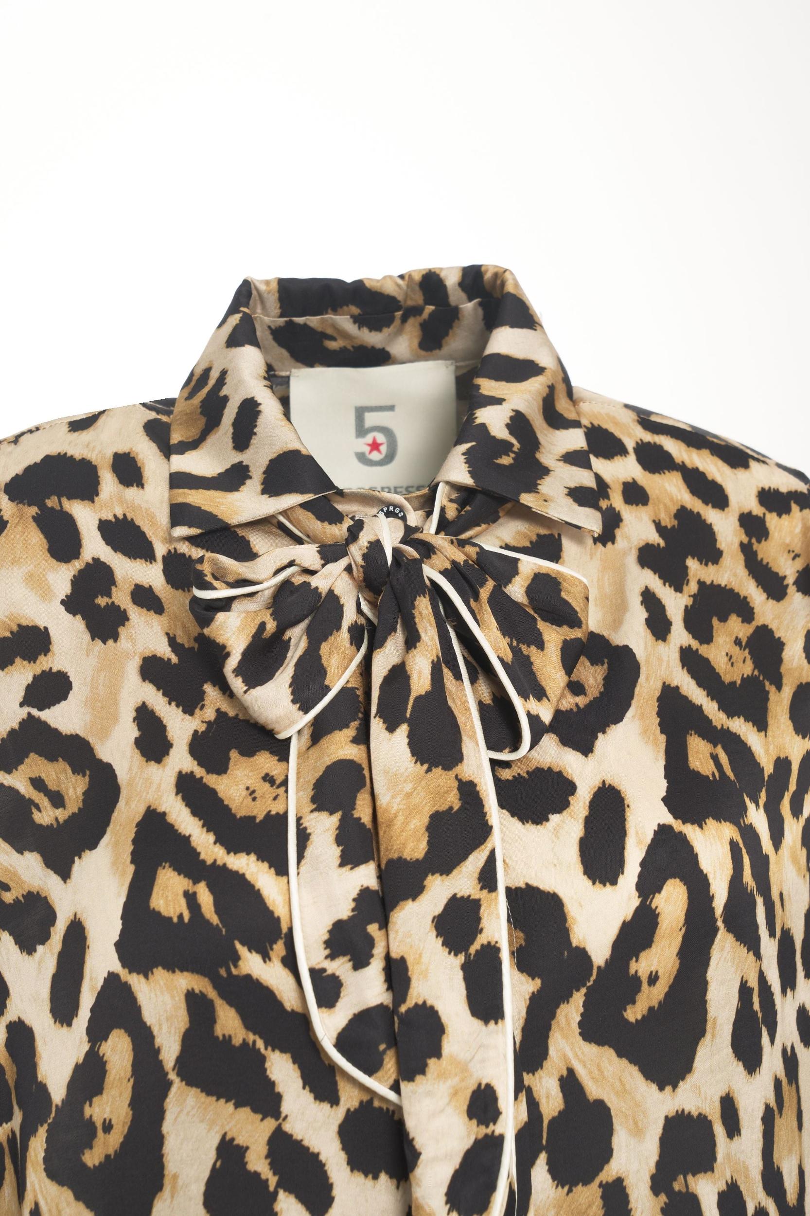 Blouse with bow collar Product Image