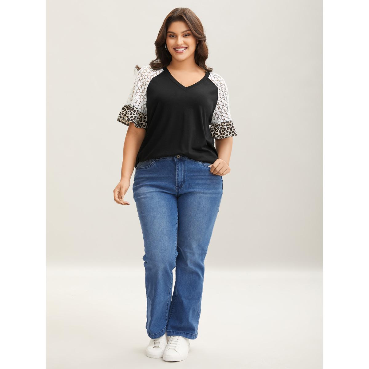 Plus Size Textured Leopard Print Contrast Plain T-Shirt Black Women Casual See through V-neck Everyday-Casual T-shirts BloomChic 30/6X Product Image