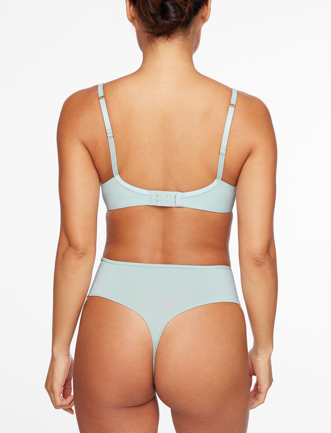 24/7® Classic Uplift Plunge Bra Product Image