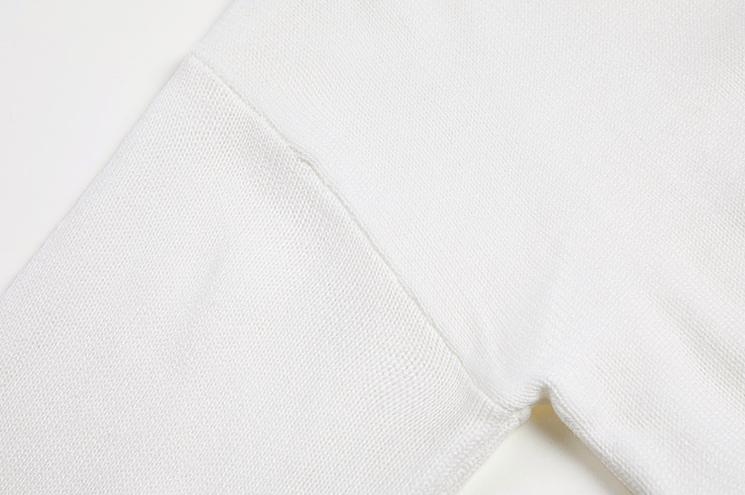 RT No. 3344 WHITE V-NECK KNITTED SWEATER Product Image