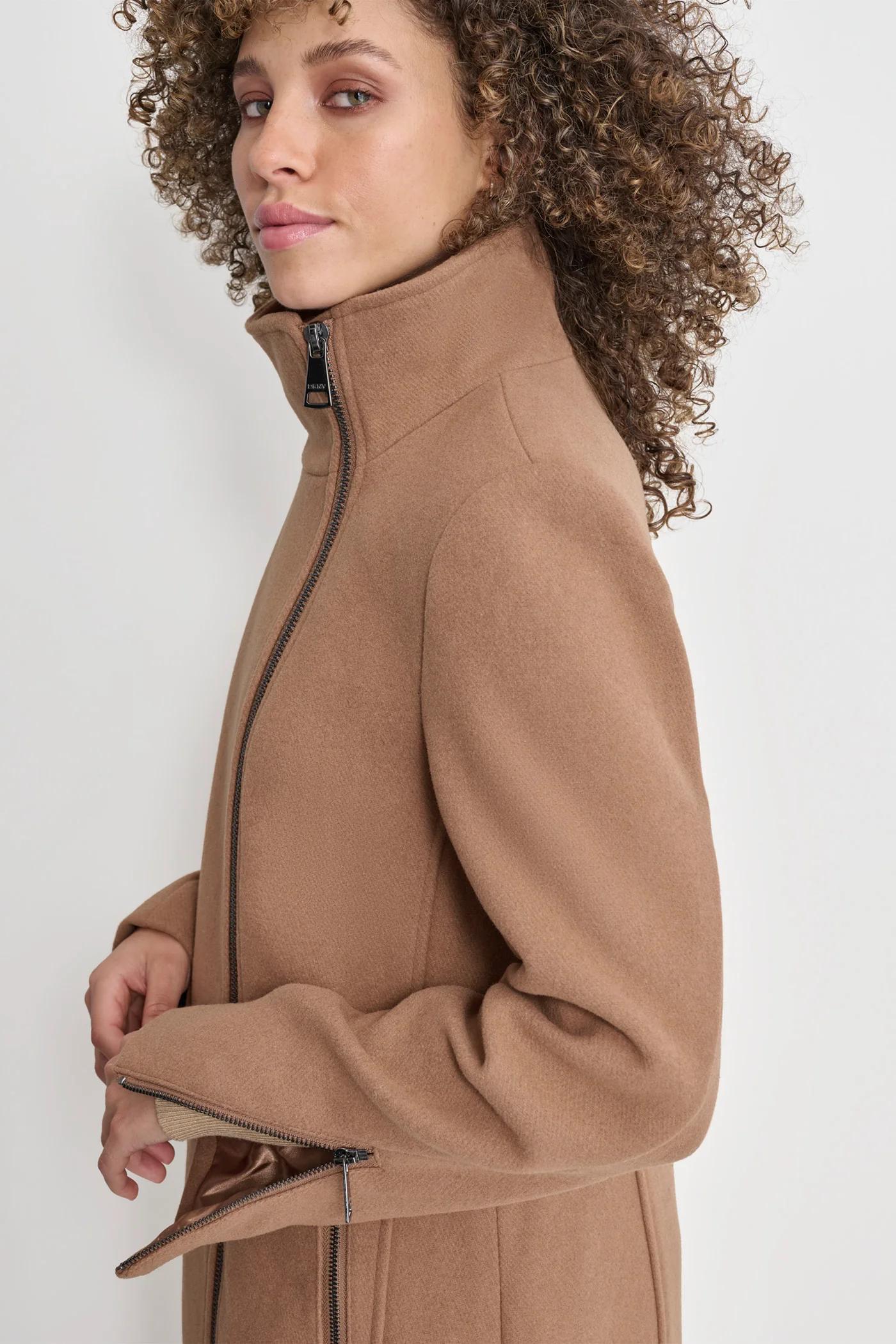 WOOL COAT WITH ZIPPER DETAIL Product Image