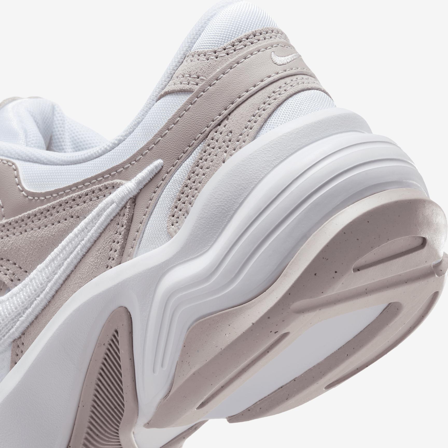 Nike Womens AL8 Shoes | FJ3794-001 Product Image