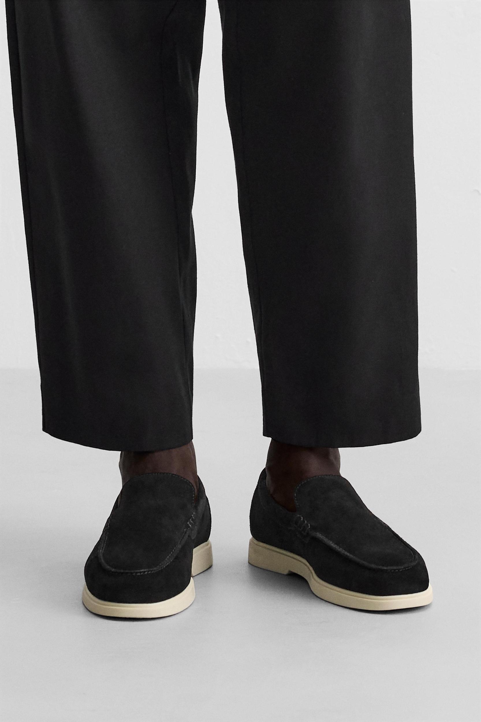 CASUAL LEATHER LOAFERS Product Image