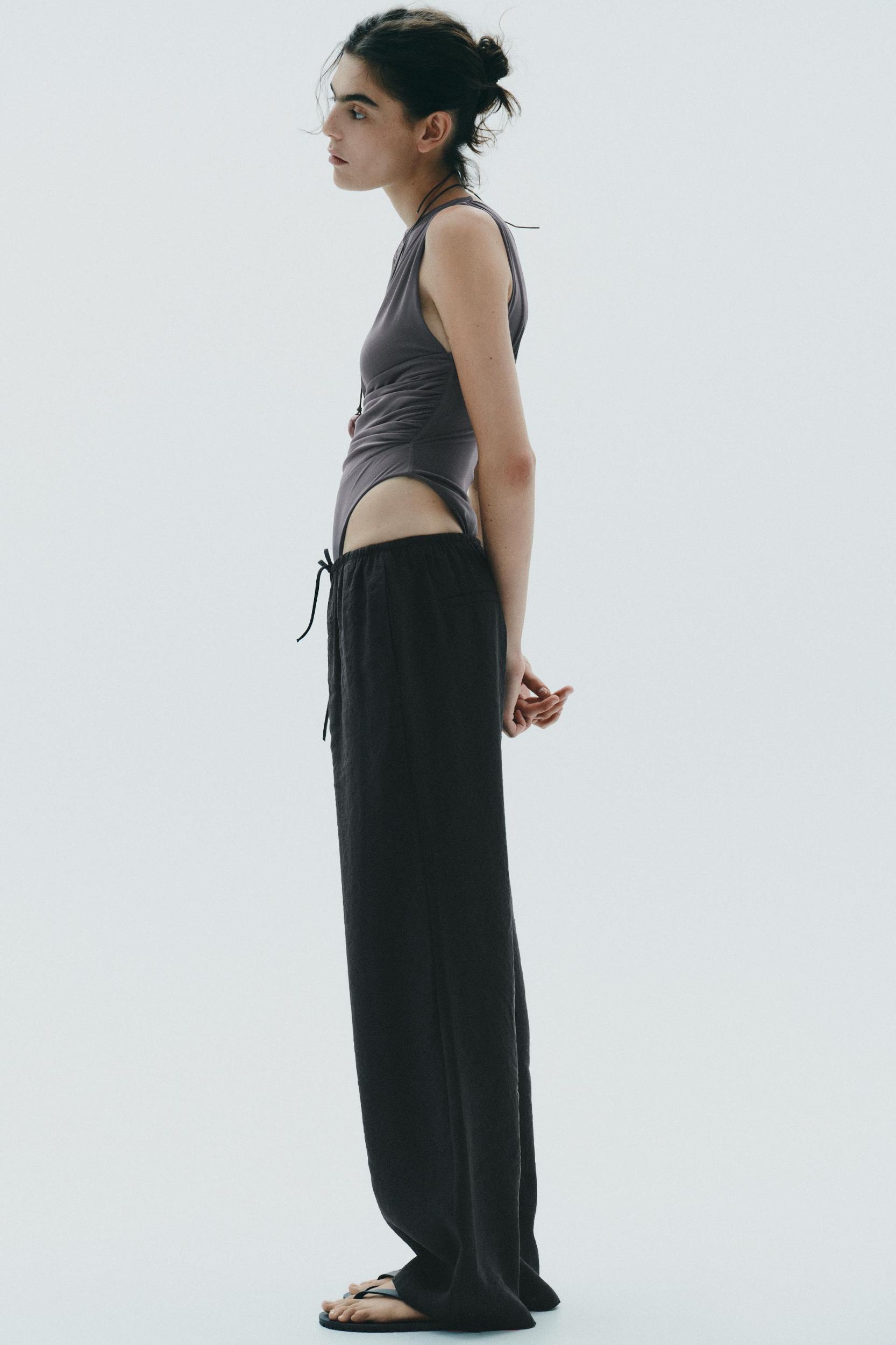 FLOWY PANTS Product Image
