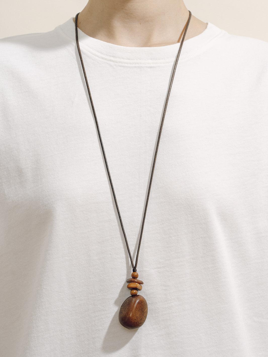 The Pendant Necklace in Black Product Image