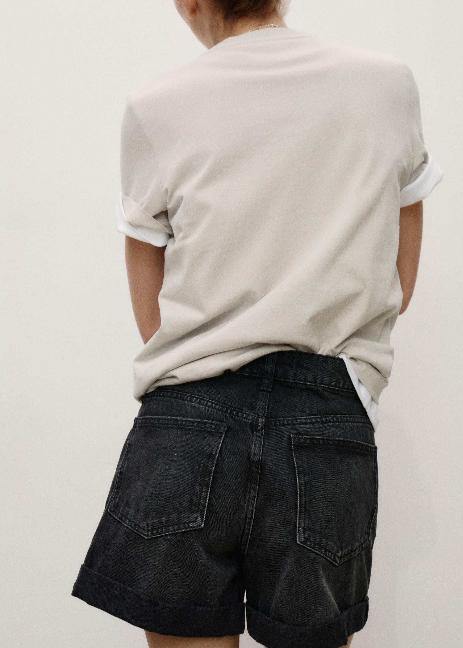 High-waisted mom-fit denim shorts - Women | MANGO USA Product Image