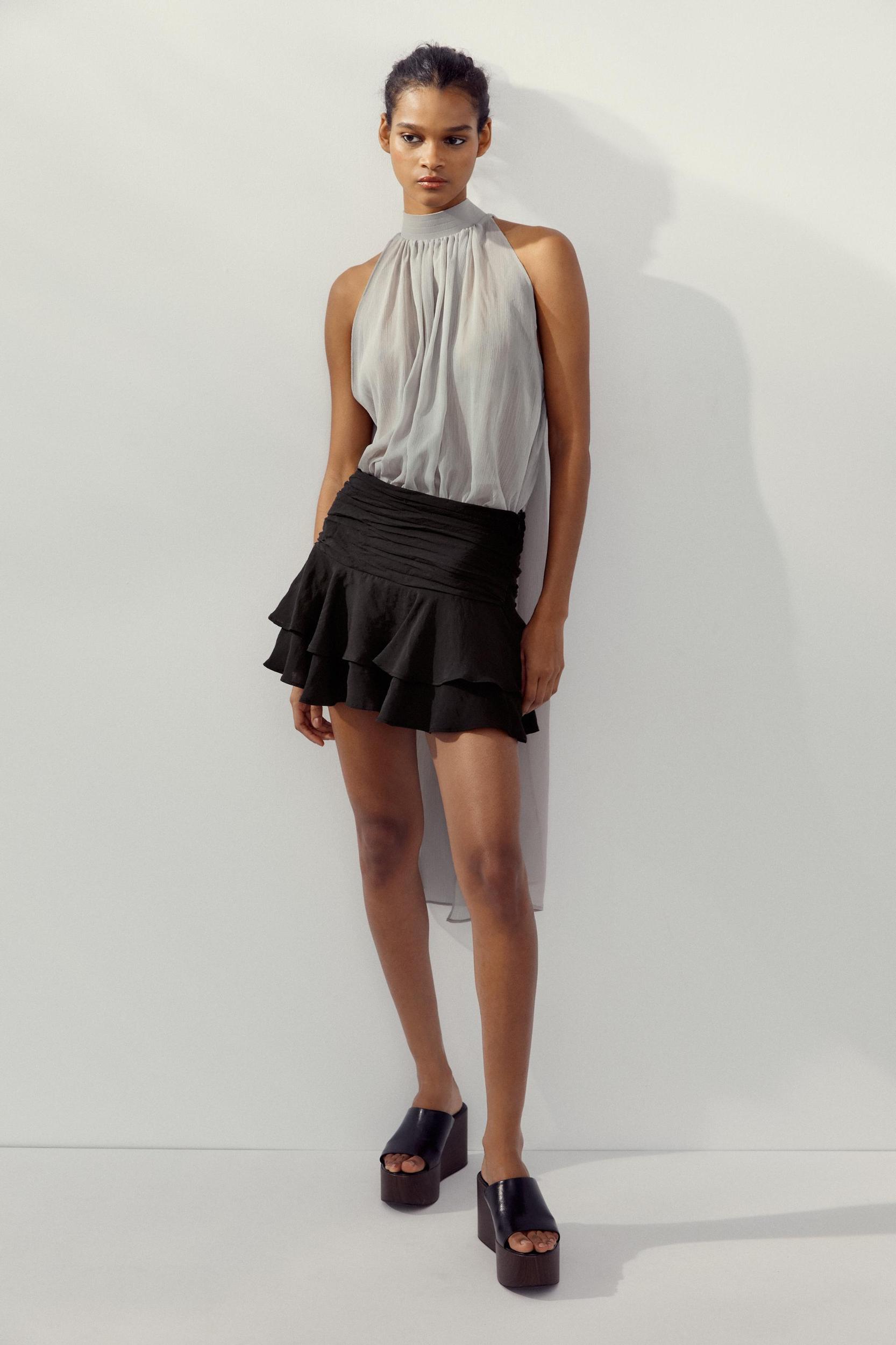 RUFFLE SKORT Product Image
