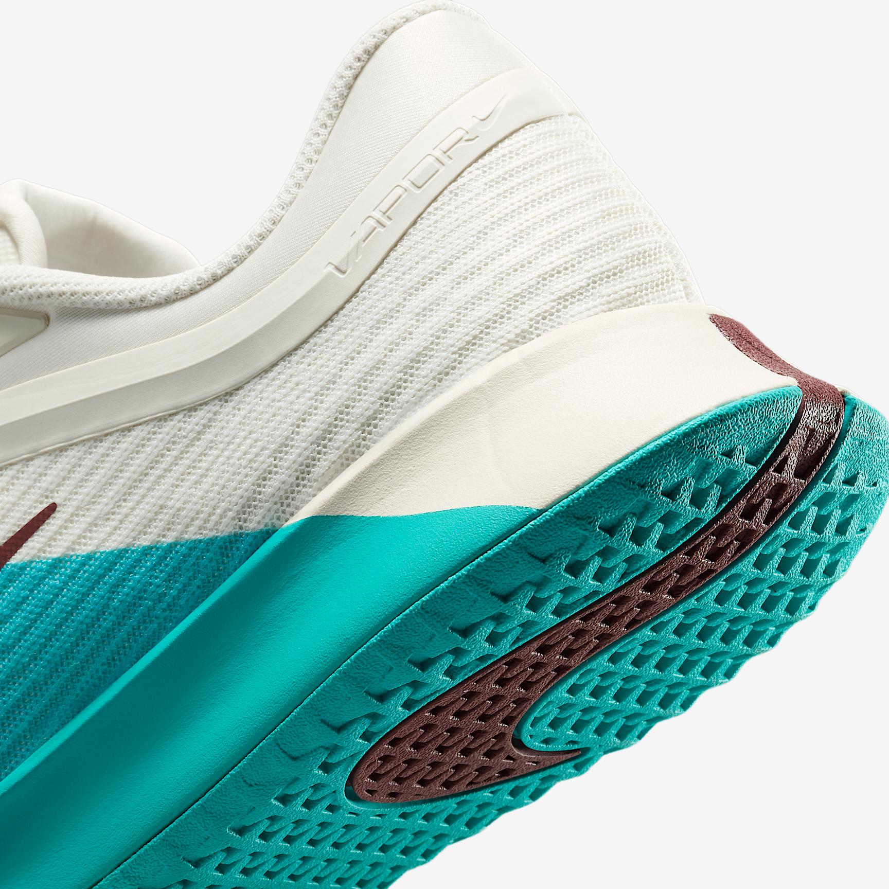 Nike Vapor Pro 3 Premium Women's Hard Court Tennis Shoes Product Image