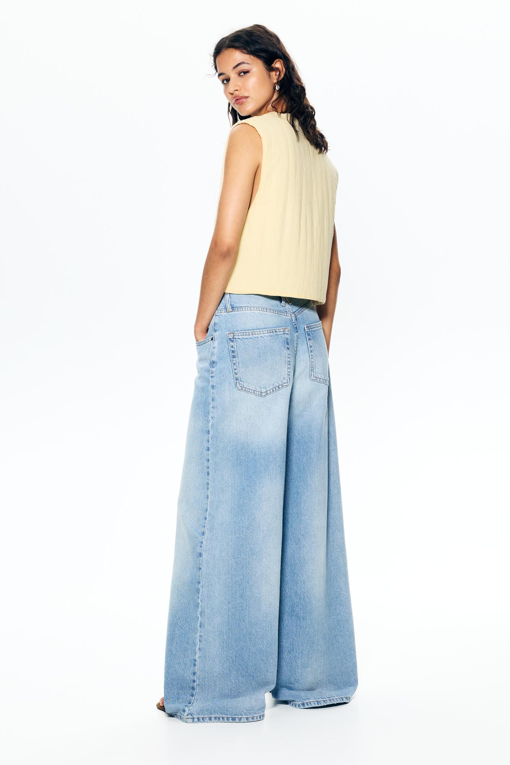 Floral puffer vest Product Image