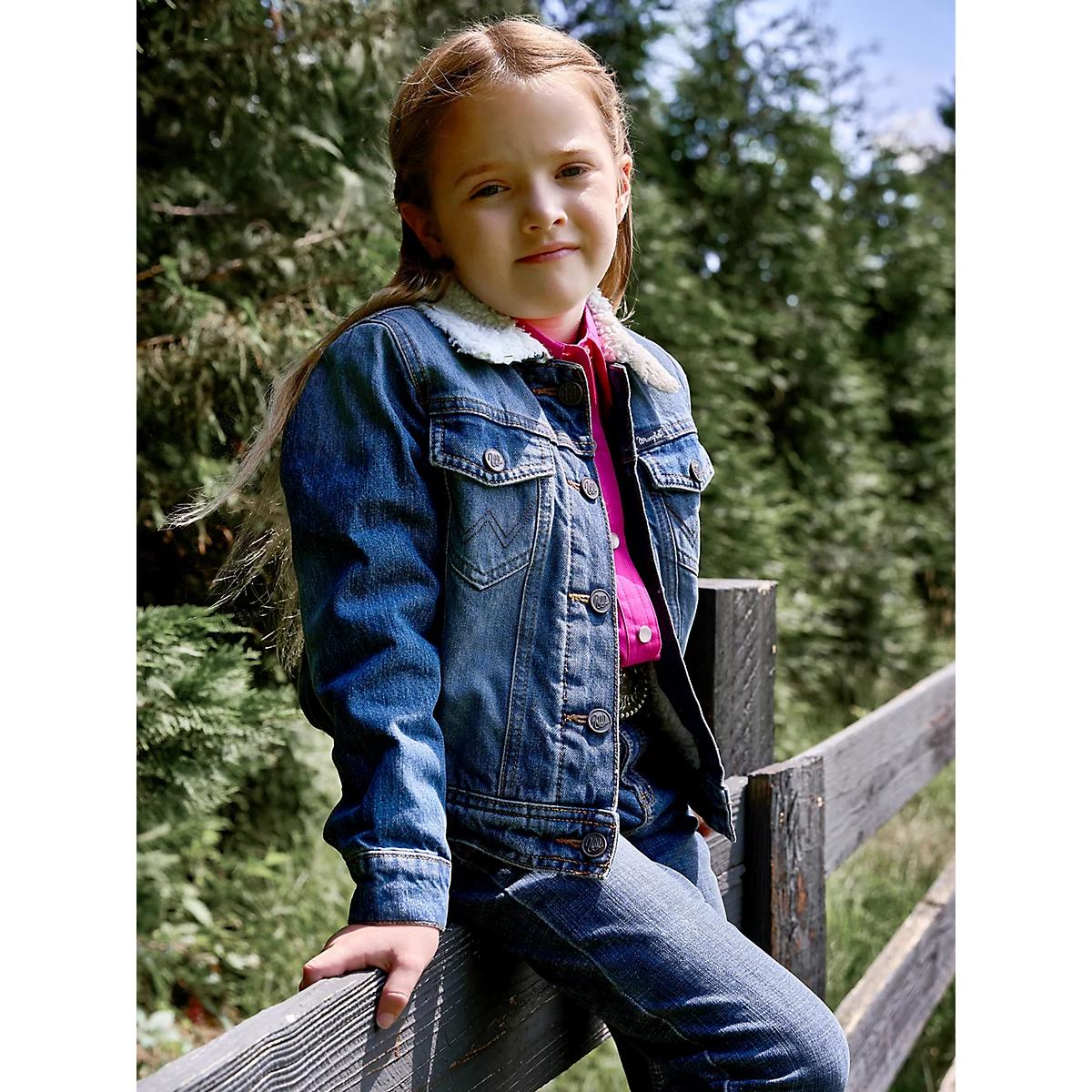 Wrangler® Men's Five Star Premium Relaxed Fit Flex Cargo Pant in Navy Product Image