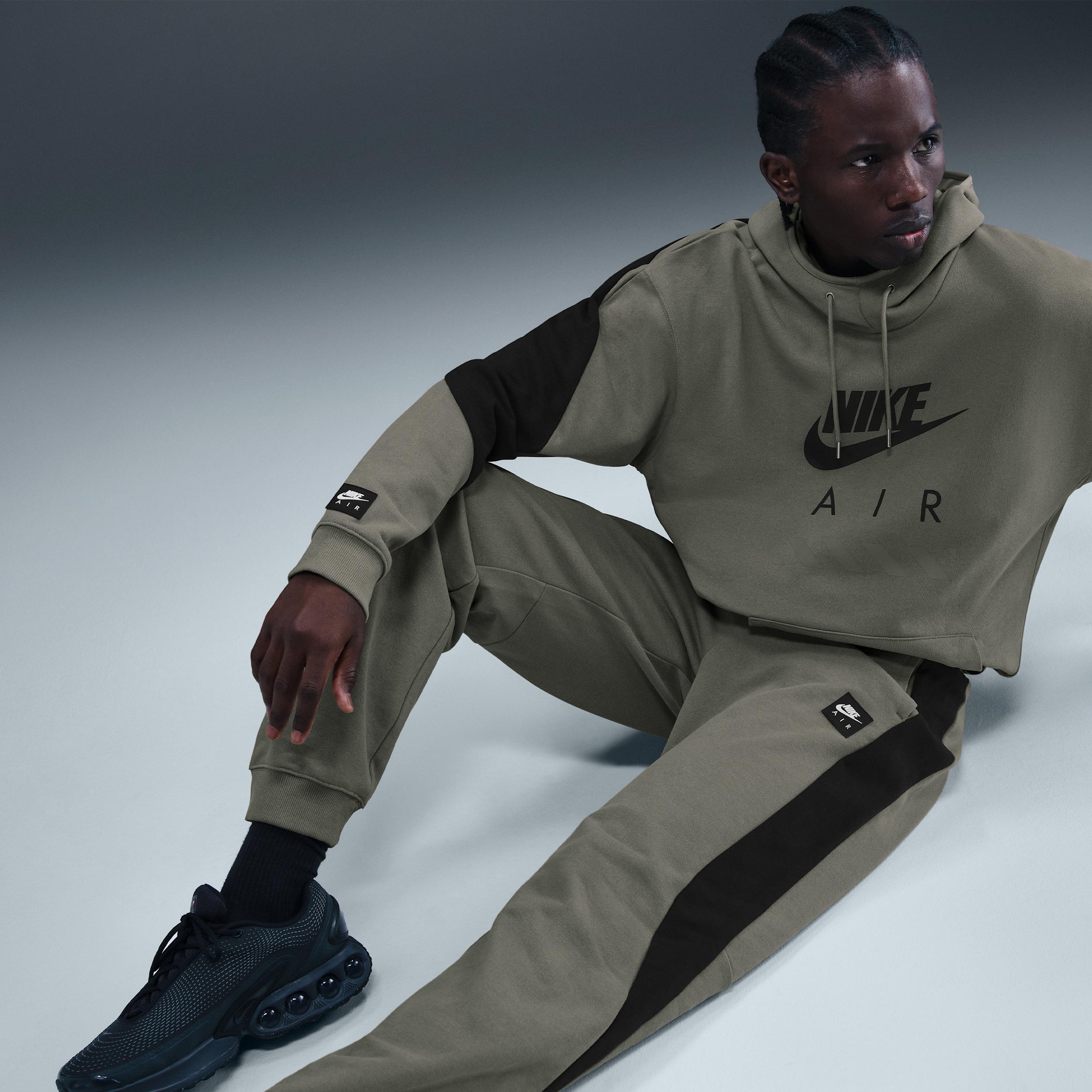 Nike Men's Air Fleece Jogger Pants Product Image