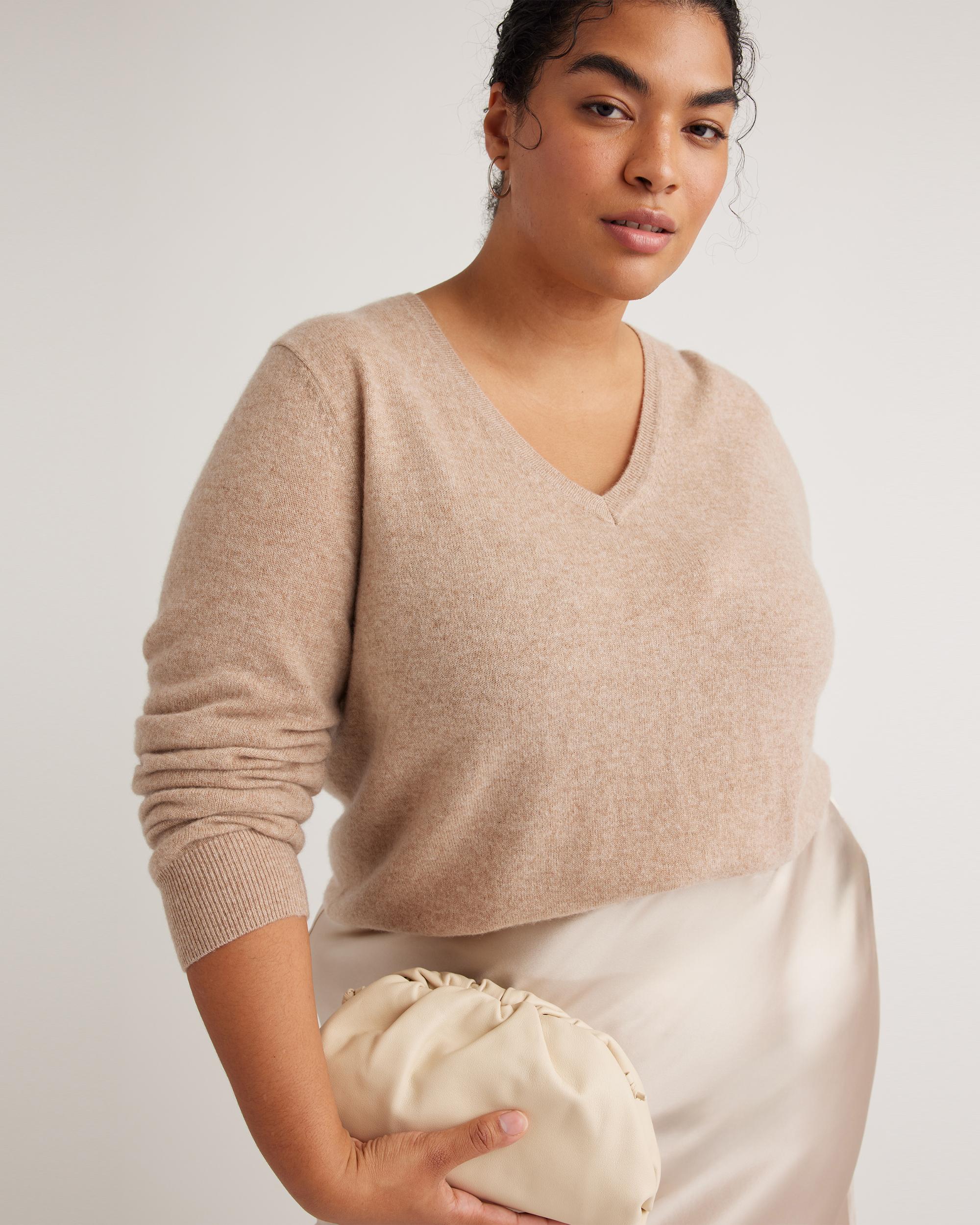 Quince | Women's Mongolian Cashmere V-Neck Sweater Product Image