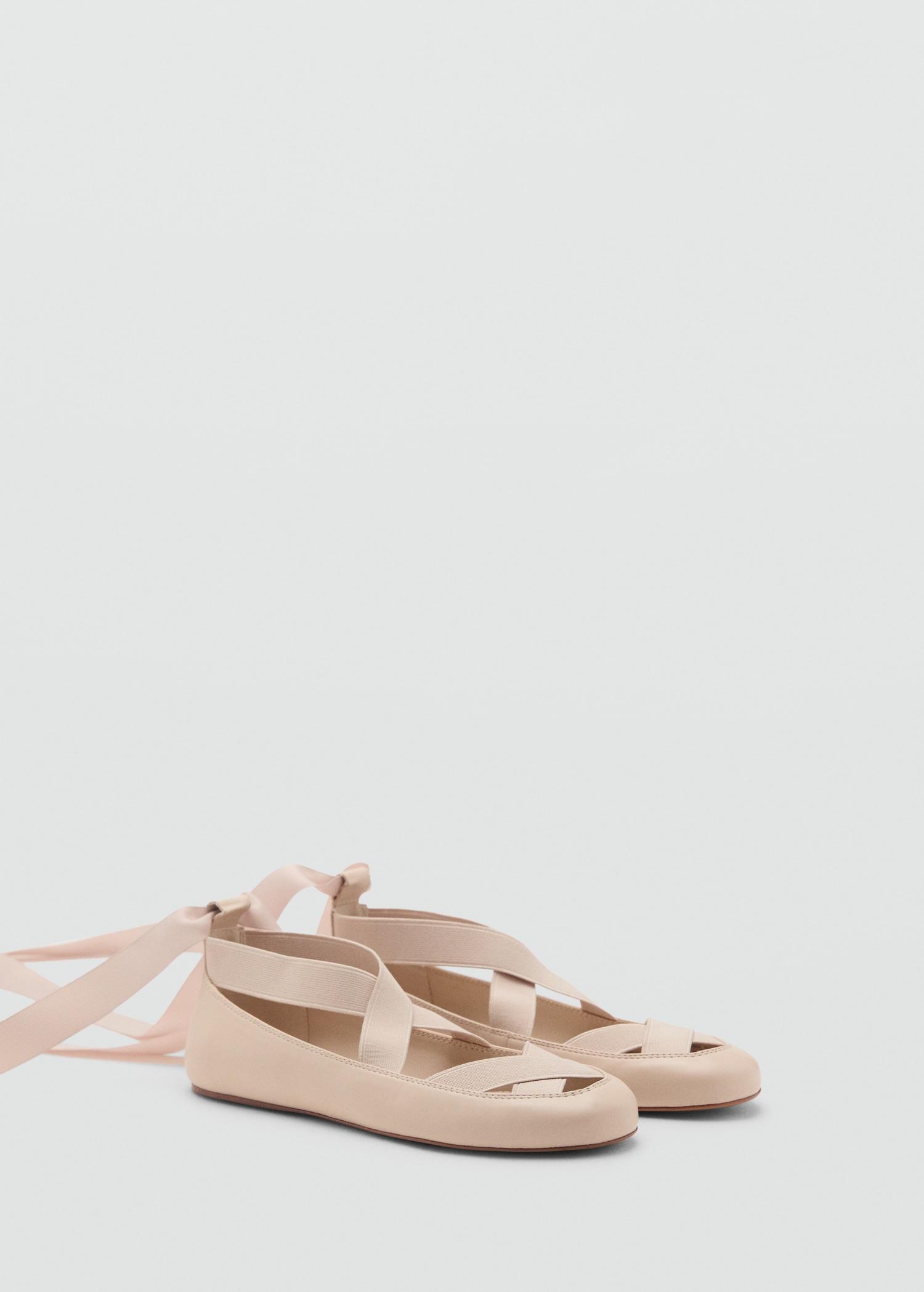 Criss-cross strap ballet flats - Women | MANGO USA Product Image