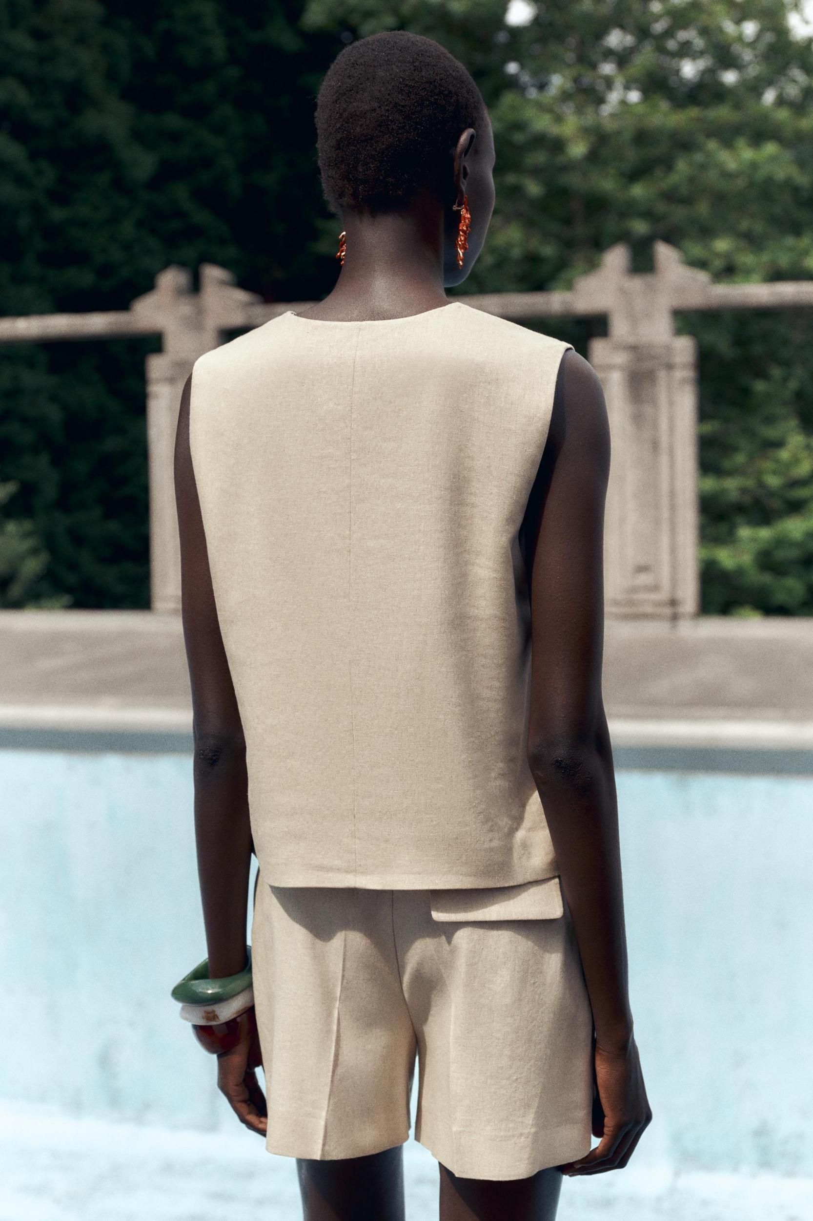 HIGH-WAISTED LINEN SHORTS Product Image