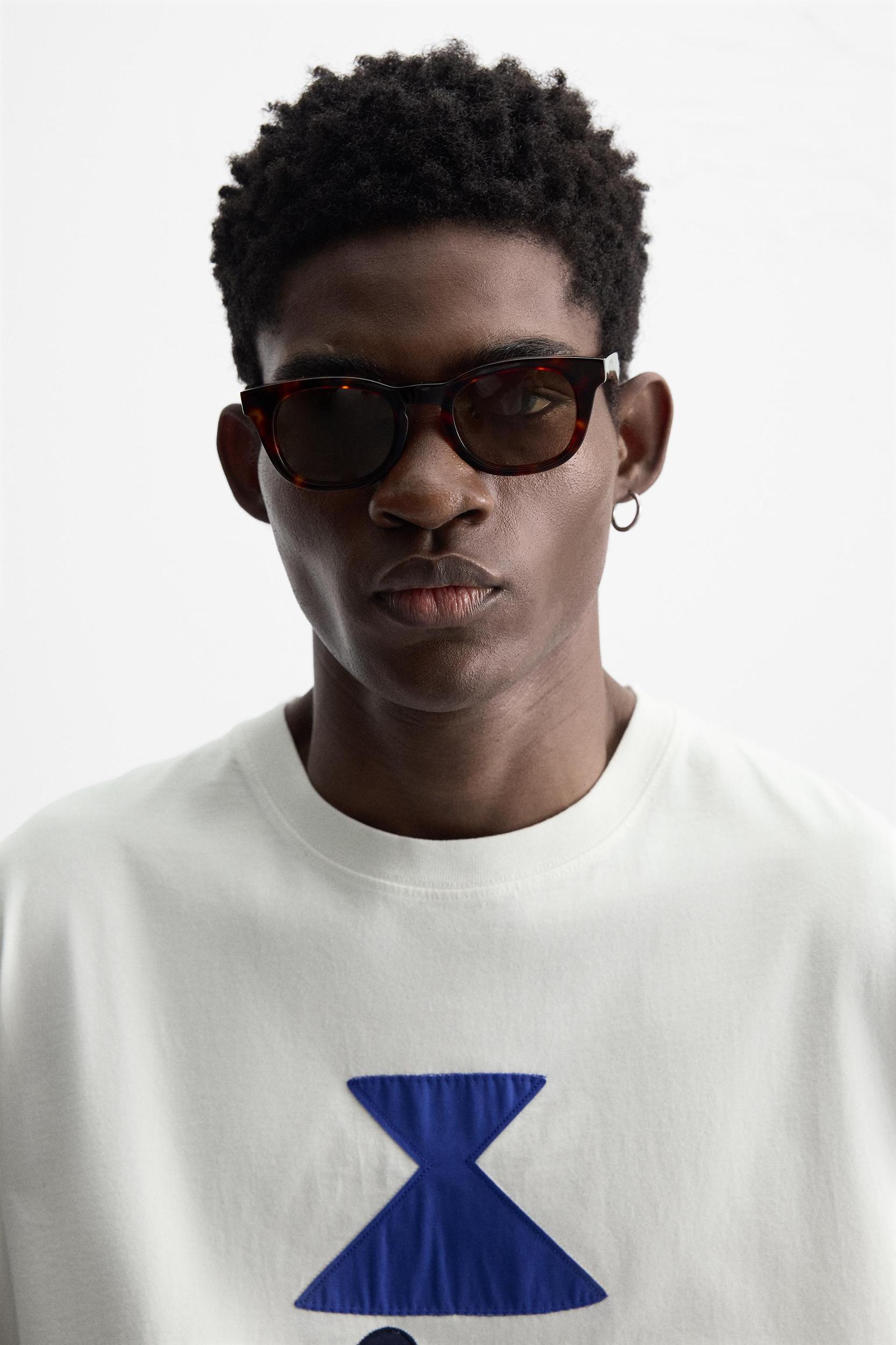 GEOMETRIC PATCH T-SHIRT Product Image