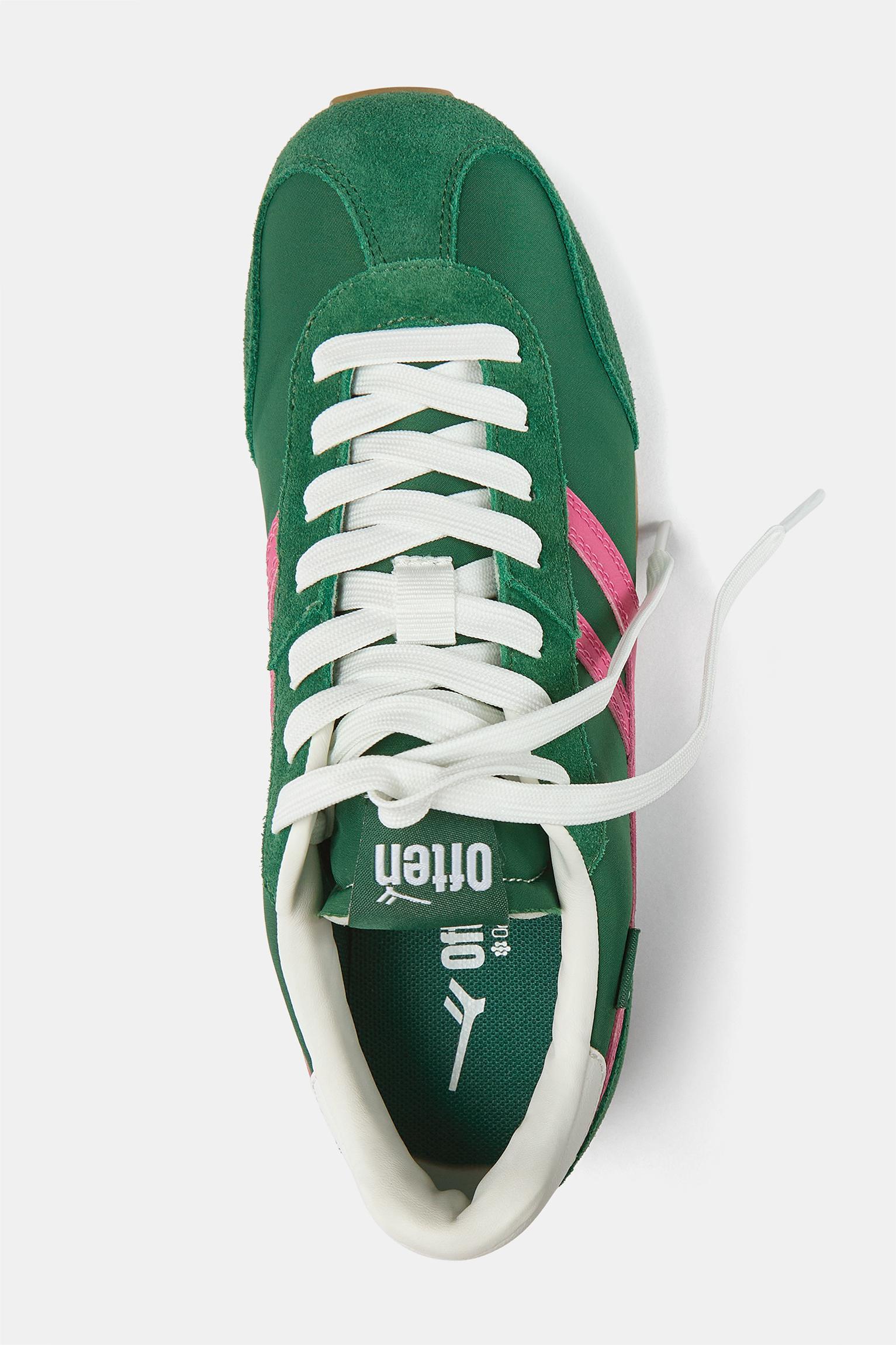 Retro sneakers Product Image