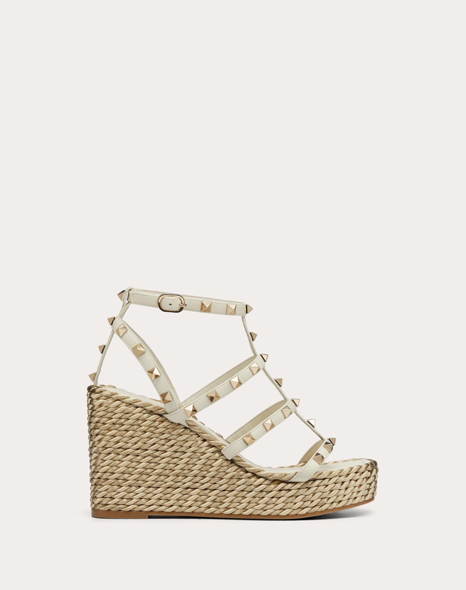 ROCKSTUD CALFSKIN WEDGE SANDAL WITH STRAPS 95 MM  Product Image