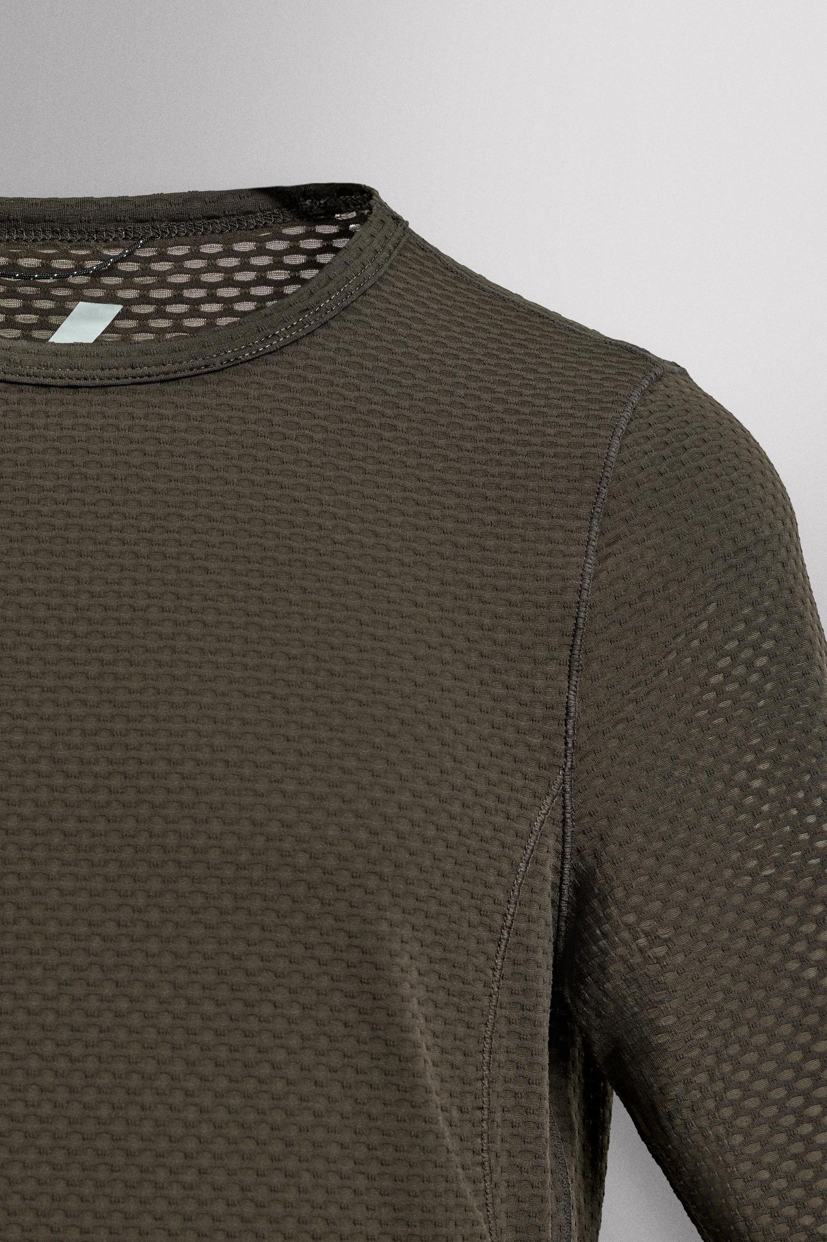 GRAVEL FIRST LAYER T-SHIRT Product Image