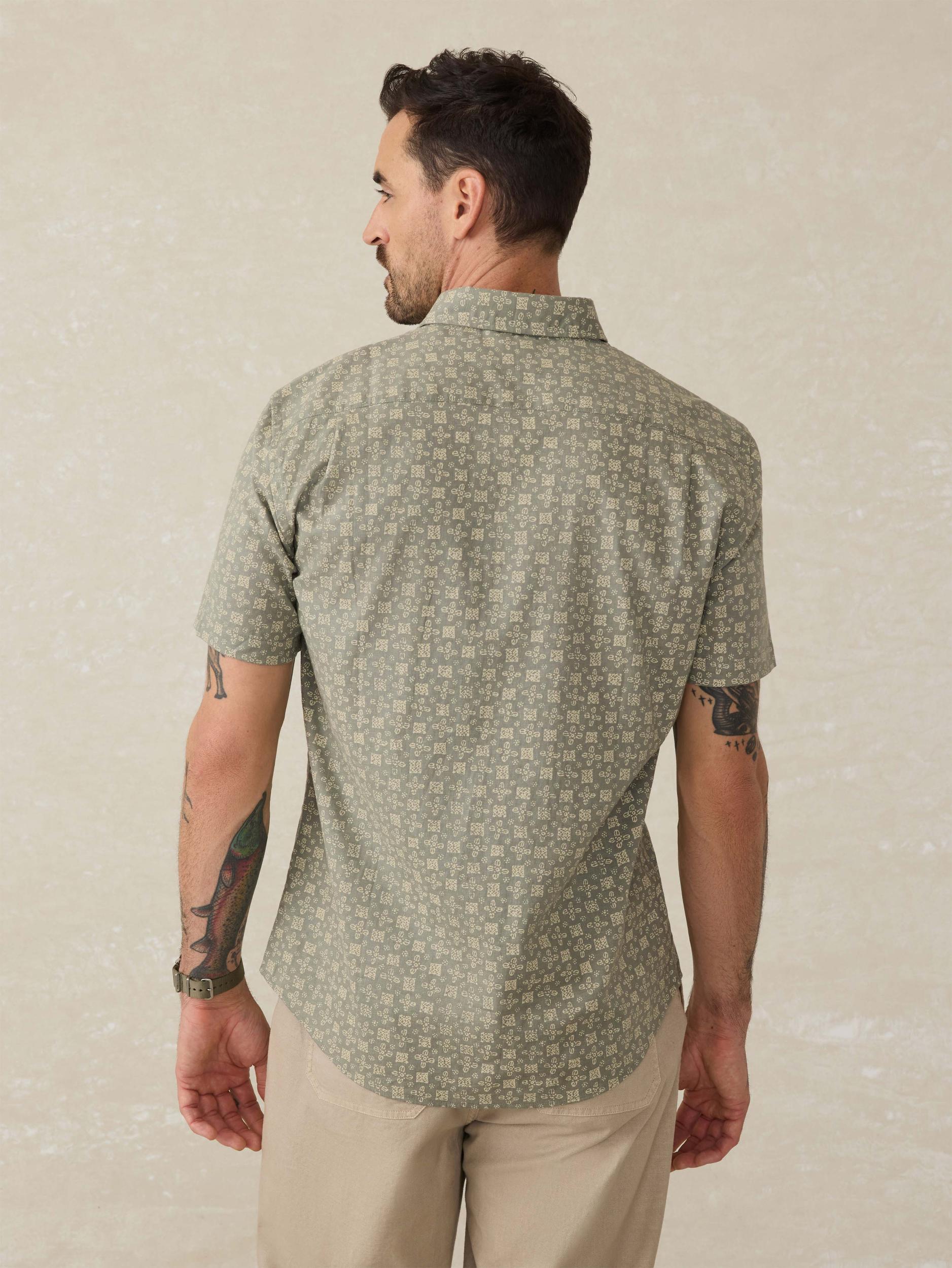 Short-Sleeve Breeze Shirt - Sundried Sage Emblem Male Product Image