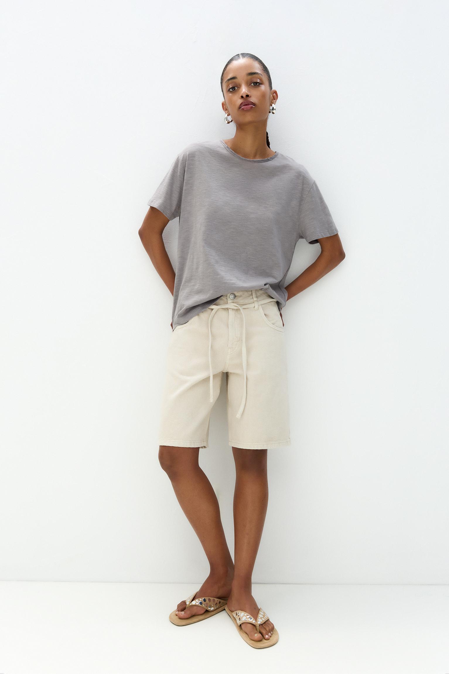 T-shirt with unfinished trims Product Image