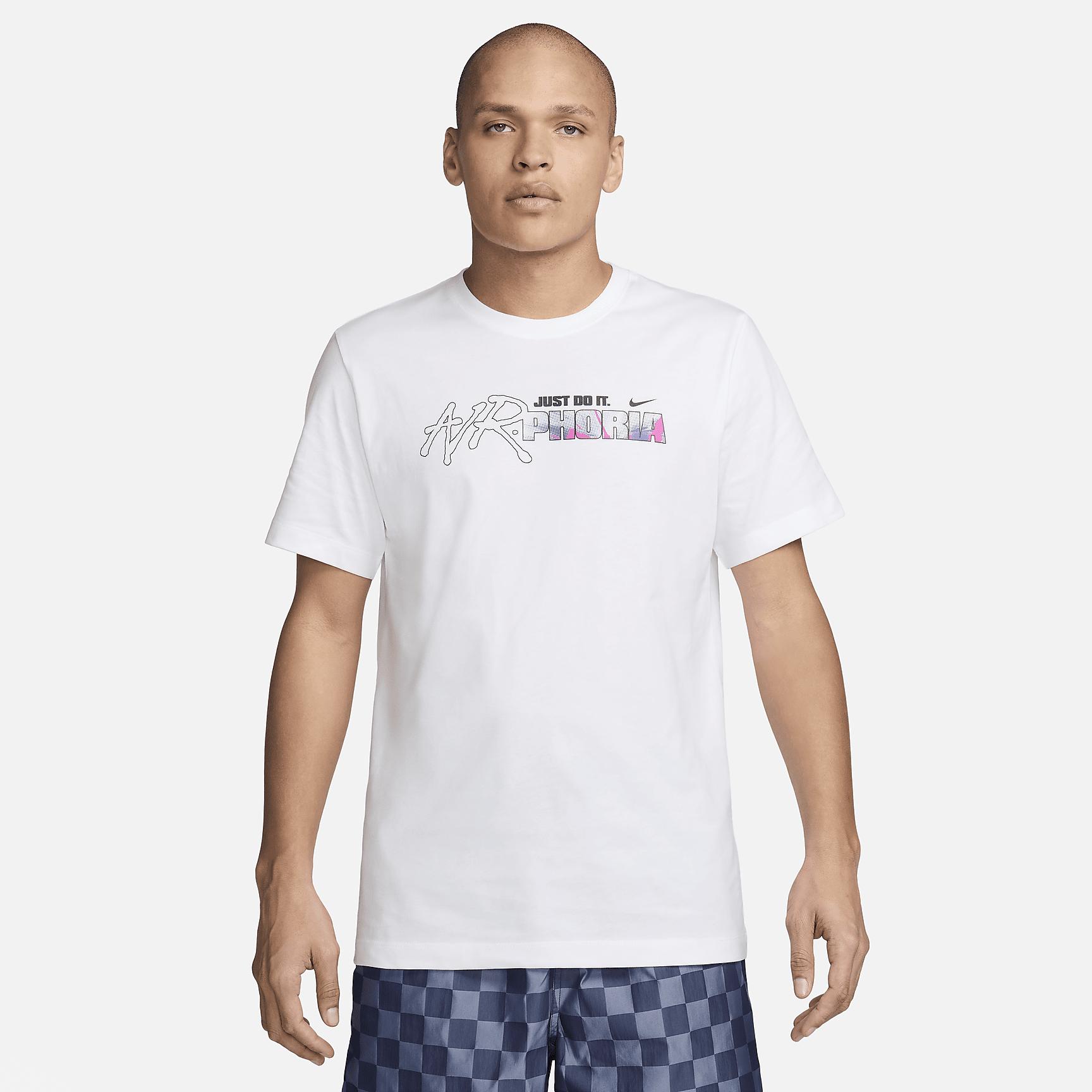 Nike Sportswear Men's T-Shirt Product Image