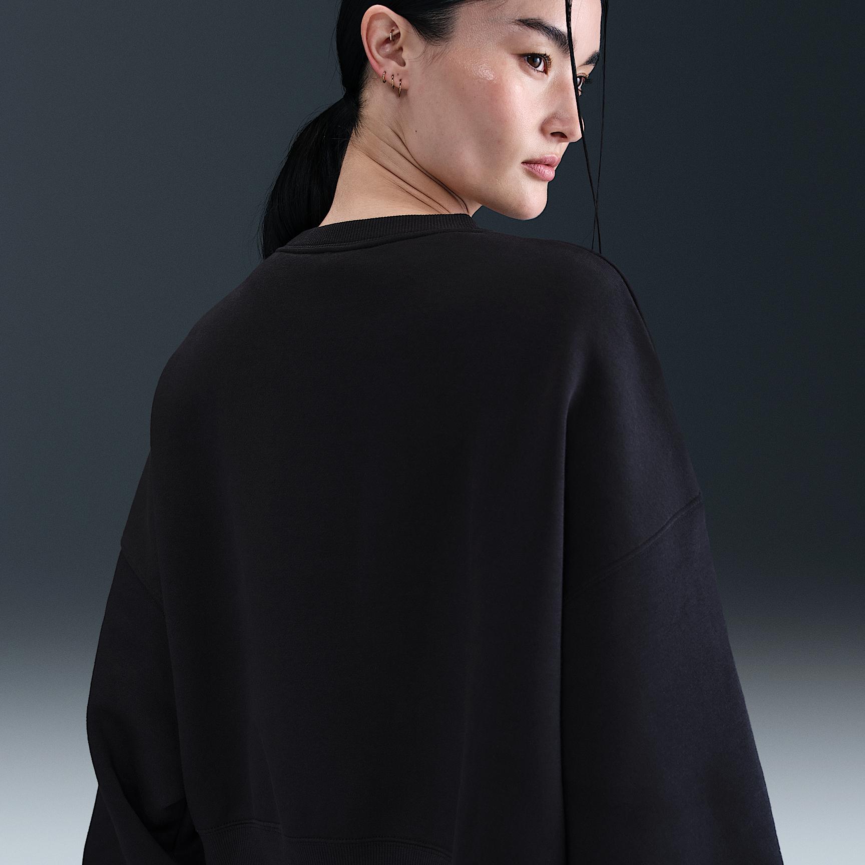 Nike Women's Court Heritage Phoenix Fleece Over-Oversized Crew-Neck Sweatshirt Product Image