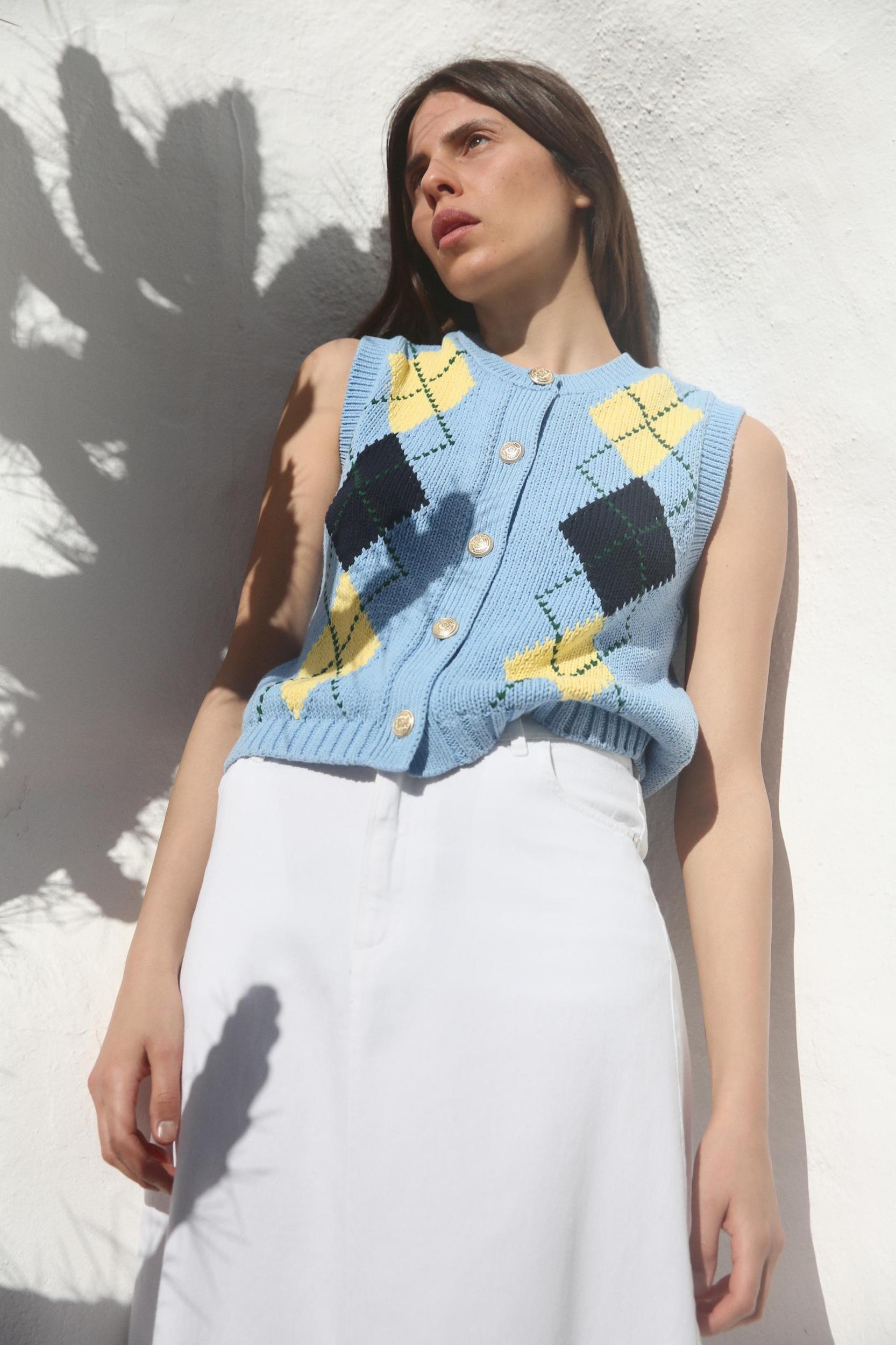 DIAMOND KNIT VEST TOP Product Image