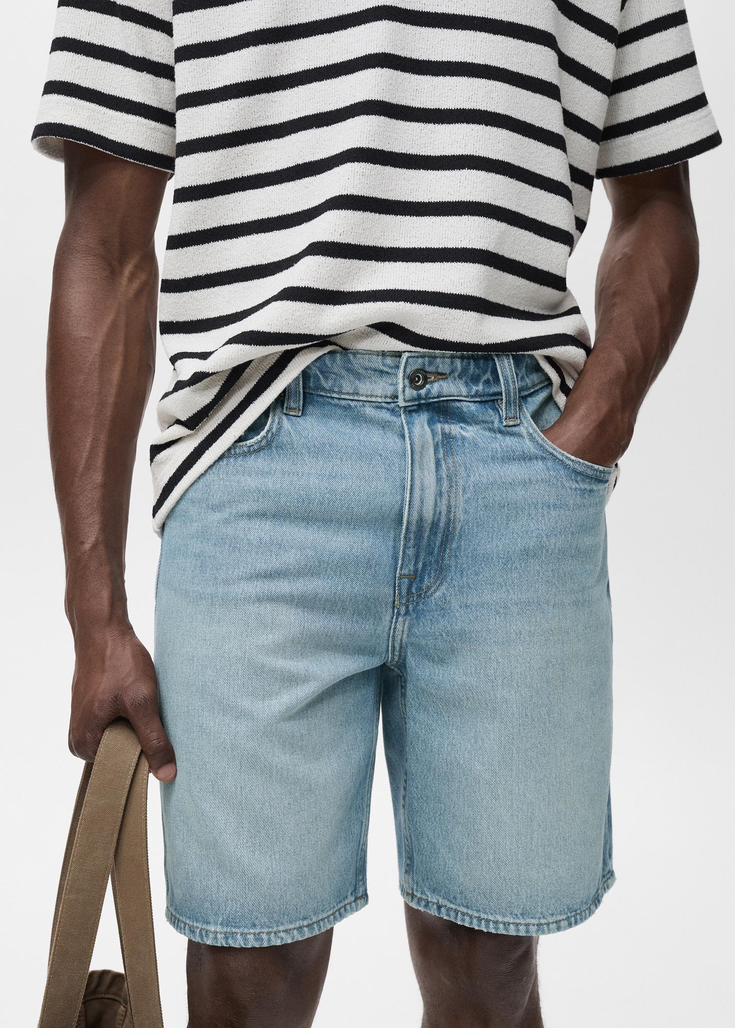 Regular-fit denim shorts - Men | MANGO USA Product Image