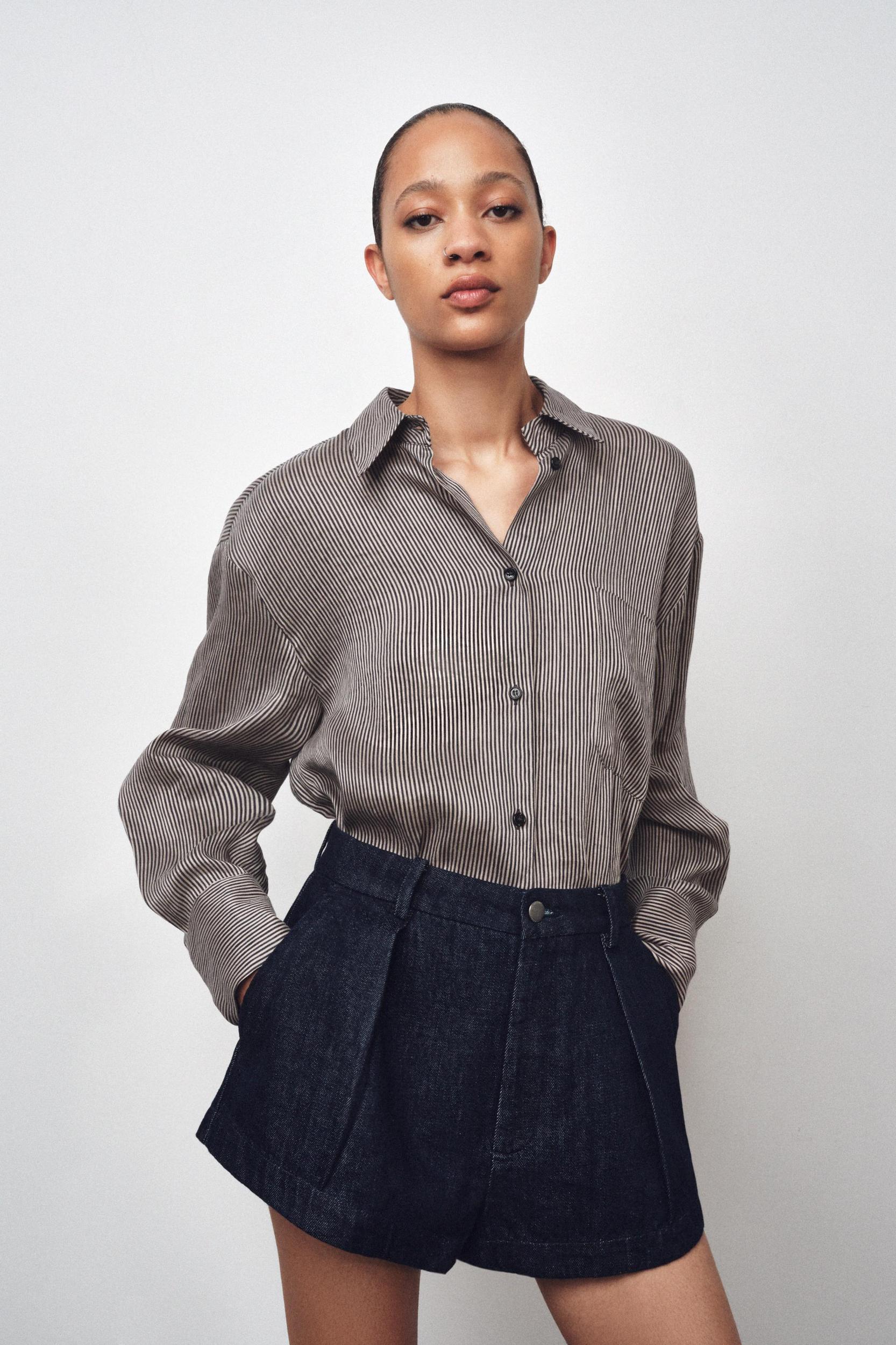 ZW COLLECTION DENIM SHORTS Product Image