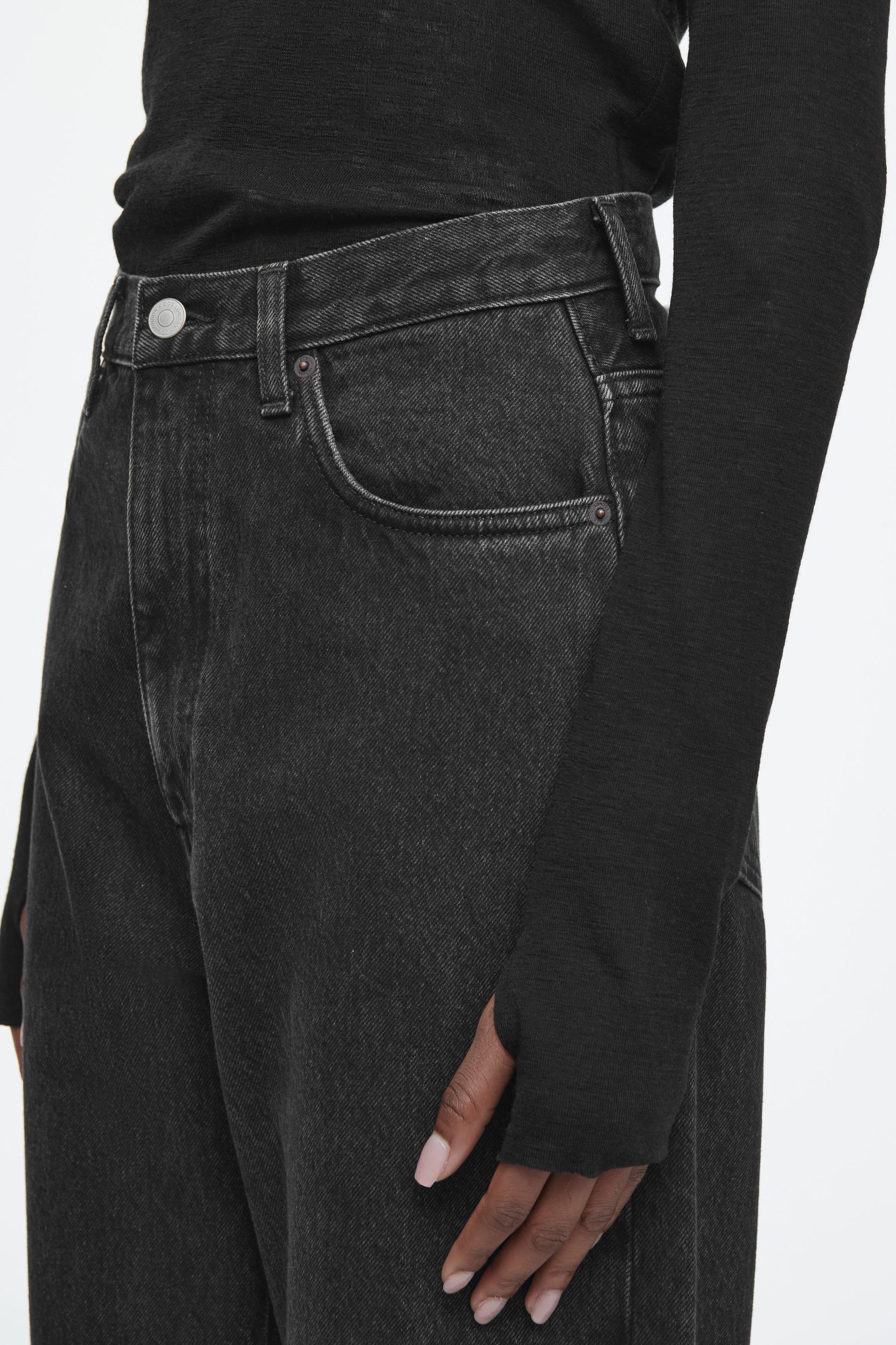 BAY BARREL-LEG JEANS Product Image