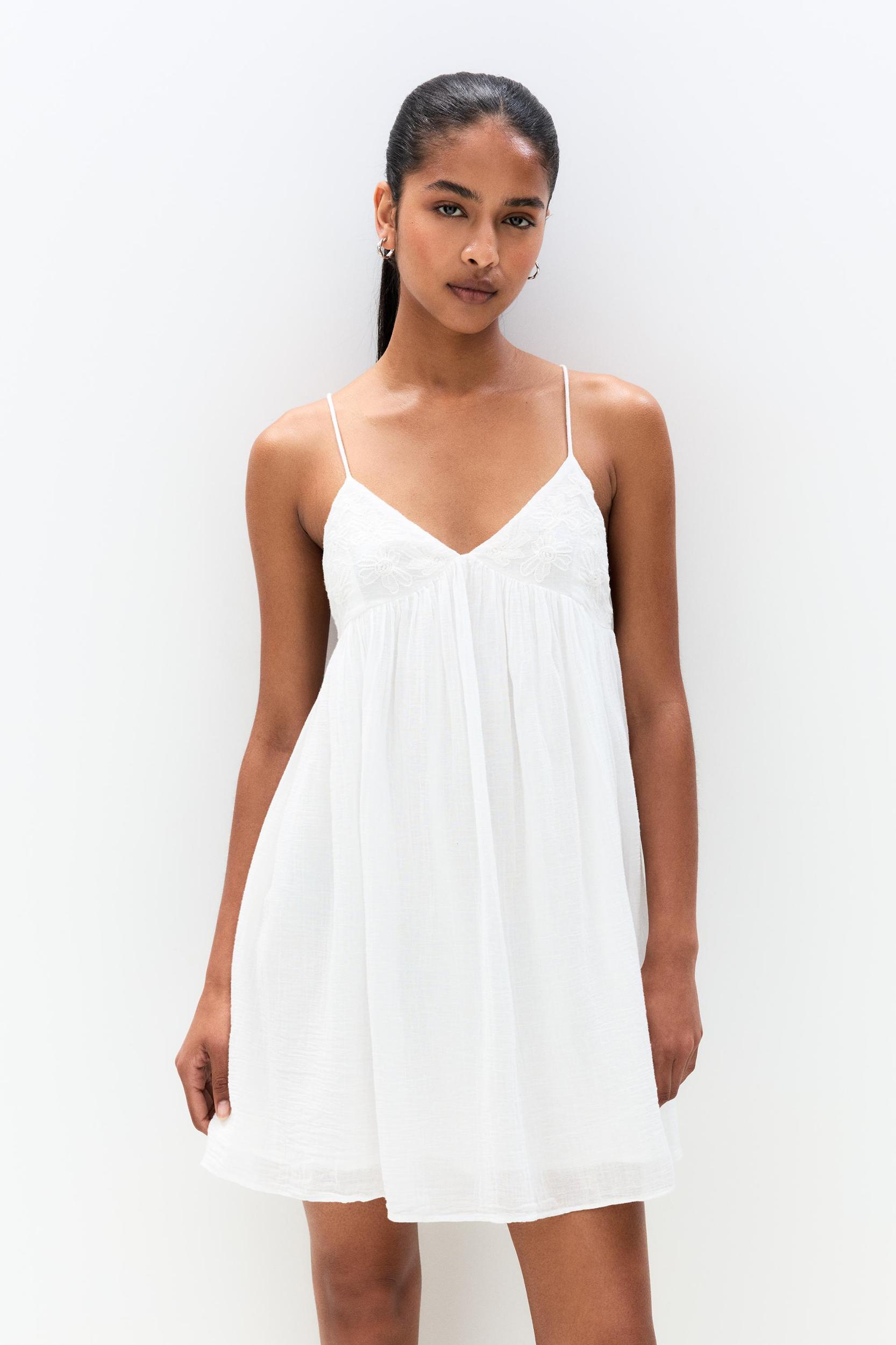 Short white embroidered dress Product Image