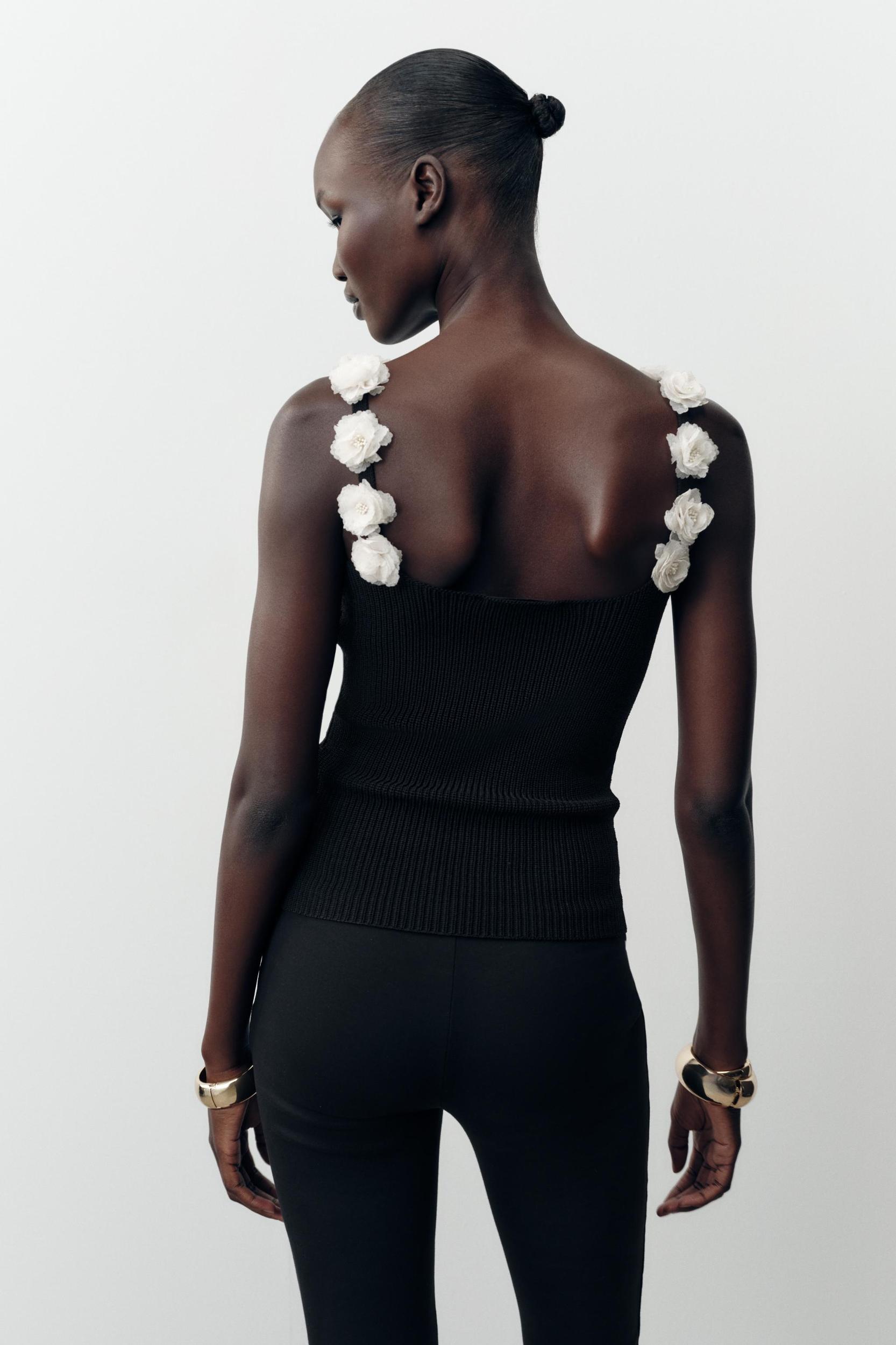 FLORAL KNIT TOP Product Image