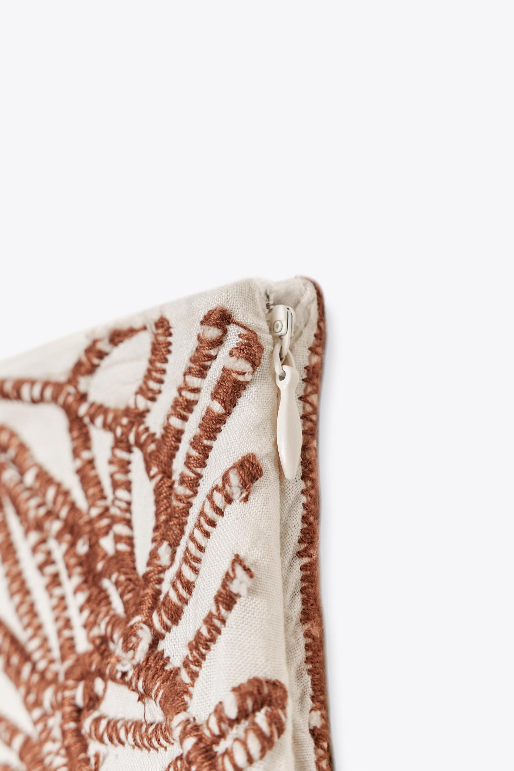 ZW COLLECTION FLORAL EMBROIDERED MINI SKIRT Product Image