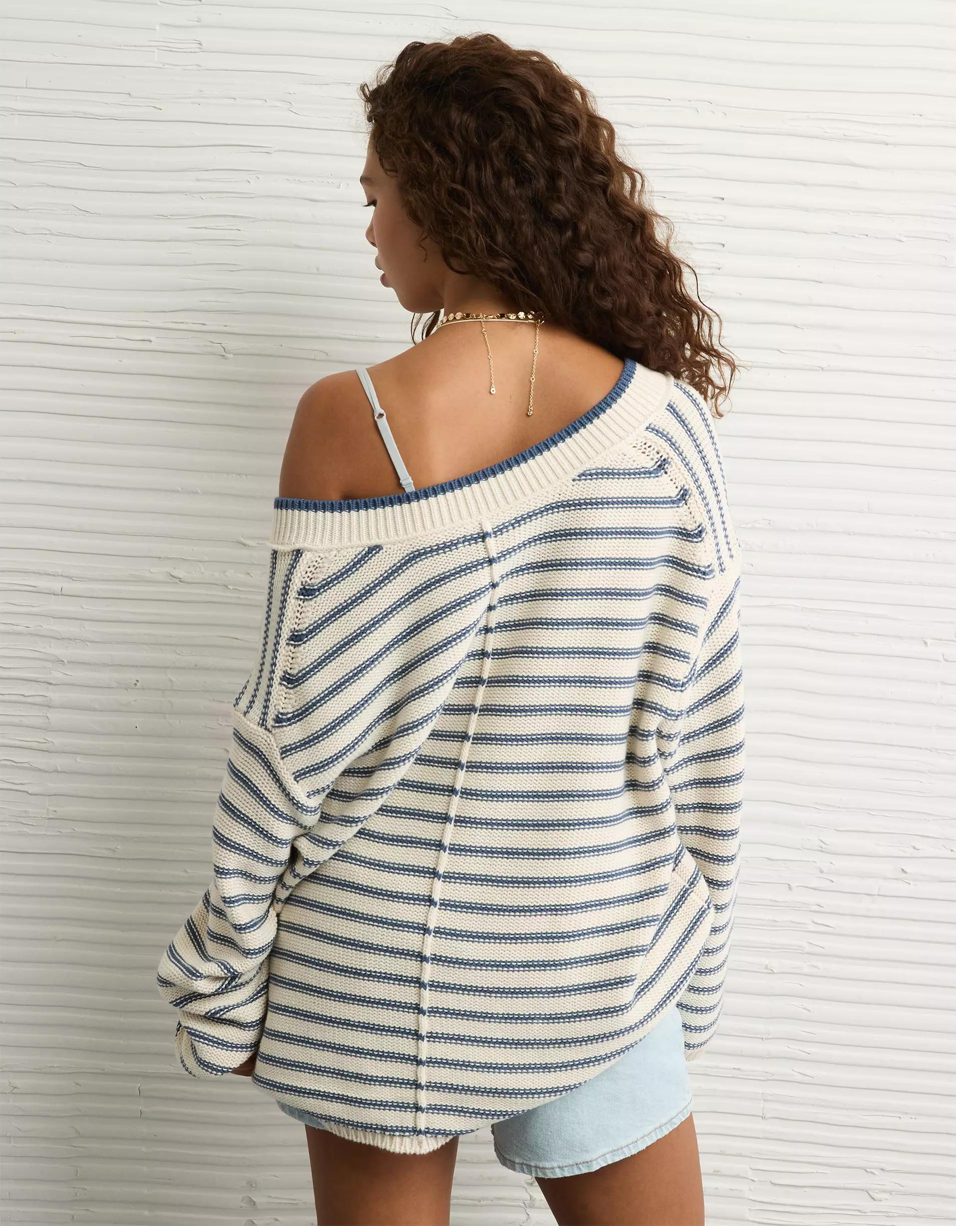 AE Big Hug V-Neck Sweater Product Image