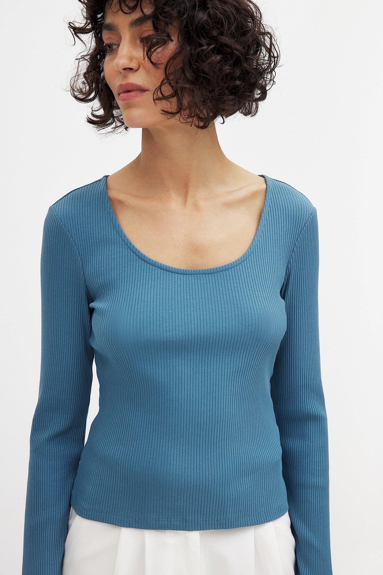 Scoop Neck Ribbed Top Product Image