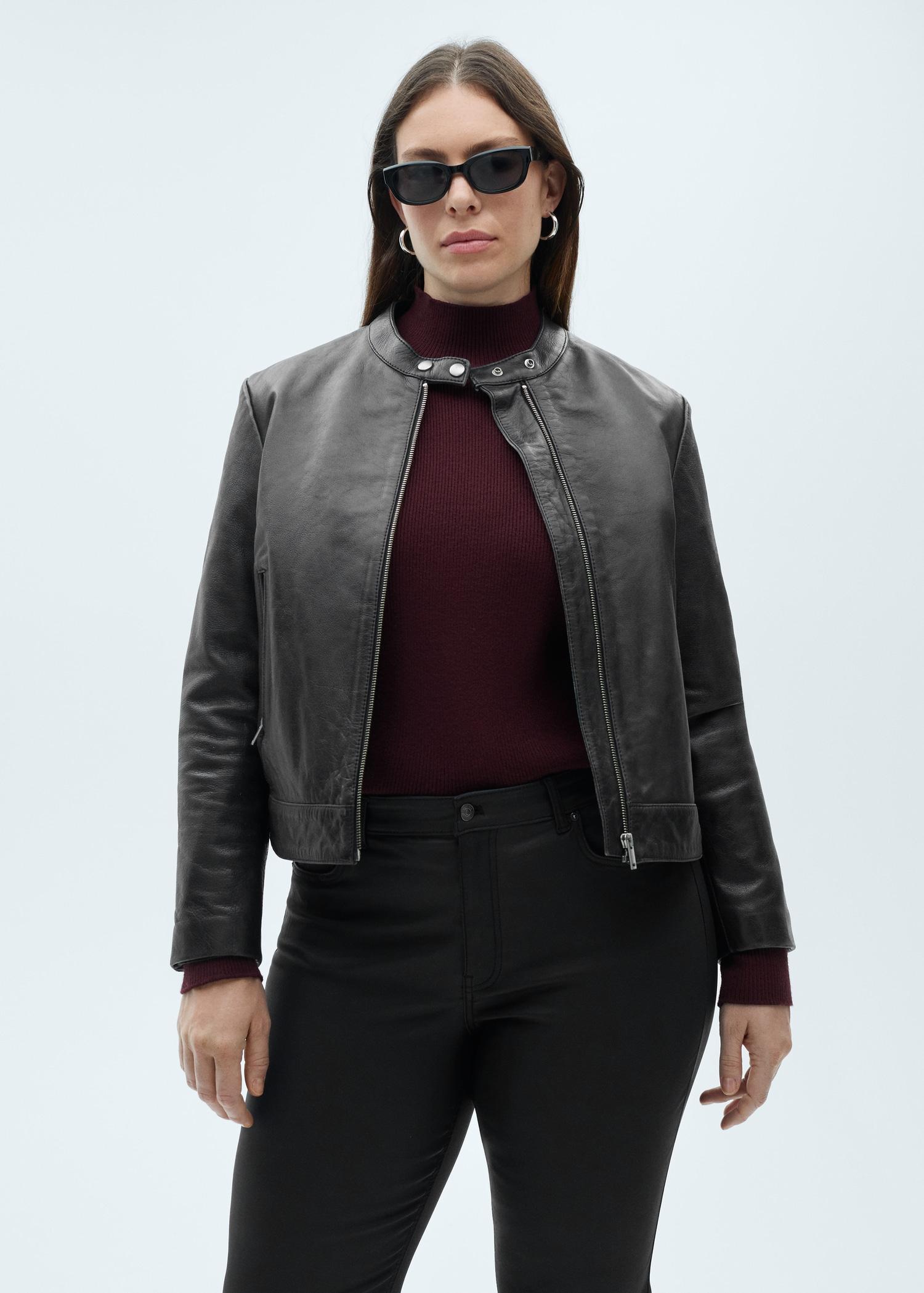 Sienna waxed flared cropped jeans - Women | MANGO USA Product Image