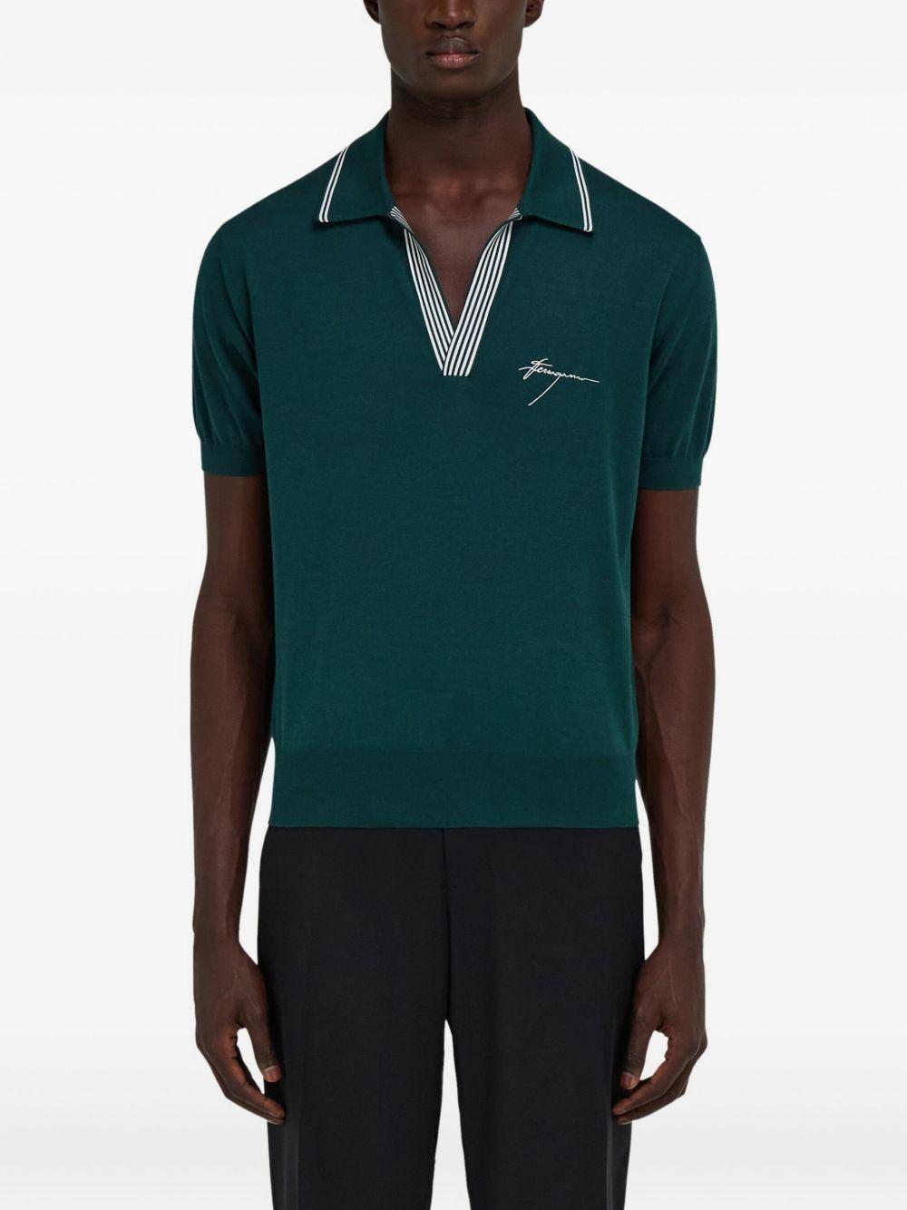 striped-collar T-shirt Product Image