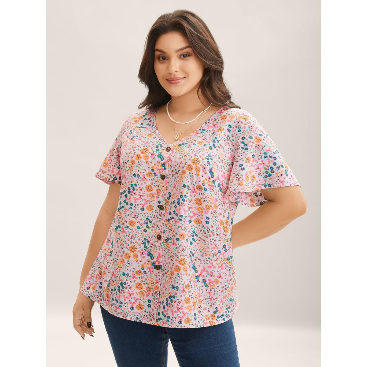 Plus Size Lightpink Floral Print V-Neck Flowy Blouse Women Playful Short sleeve V-neck Vacation Blouses BloomChic 10/M Product Image