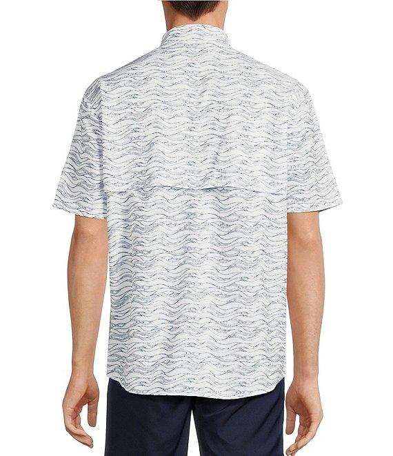 Roundtree & Yorke The Charter Performance Vented Short Sleeve Wave Print Fishing Sport Shirt Product Image