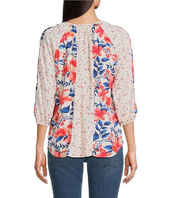 Figueroa & Flower Petite Size Printed Split V-Neck 3/4 Sleeve Top Product Image